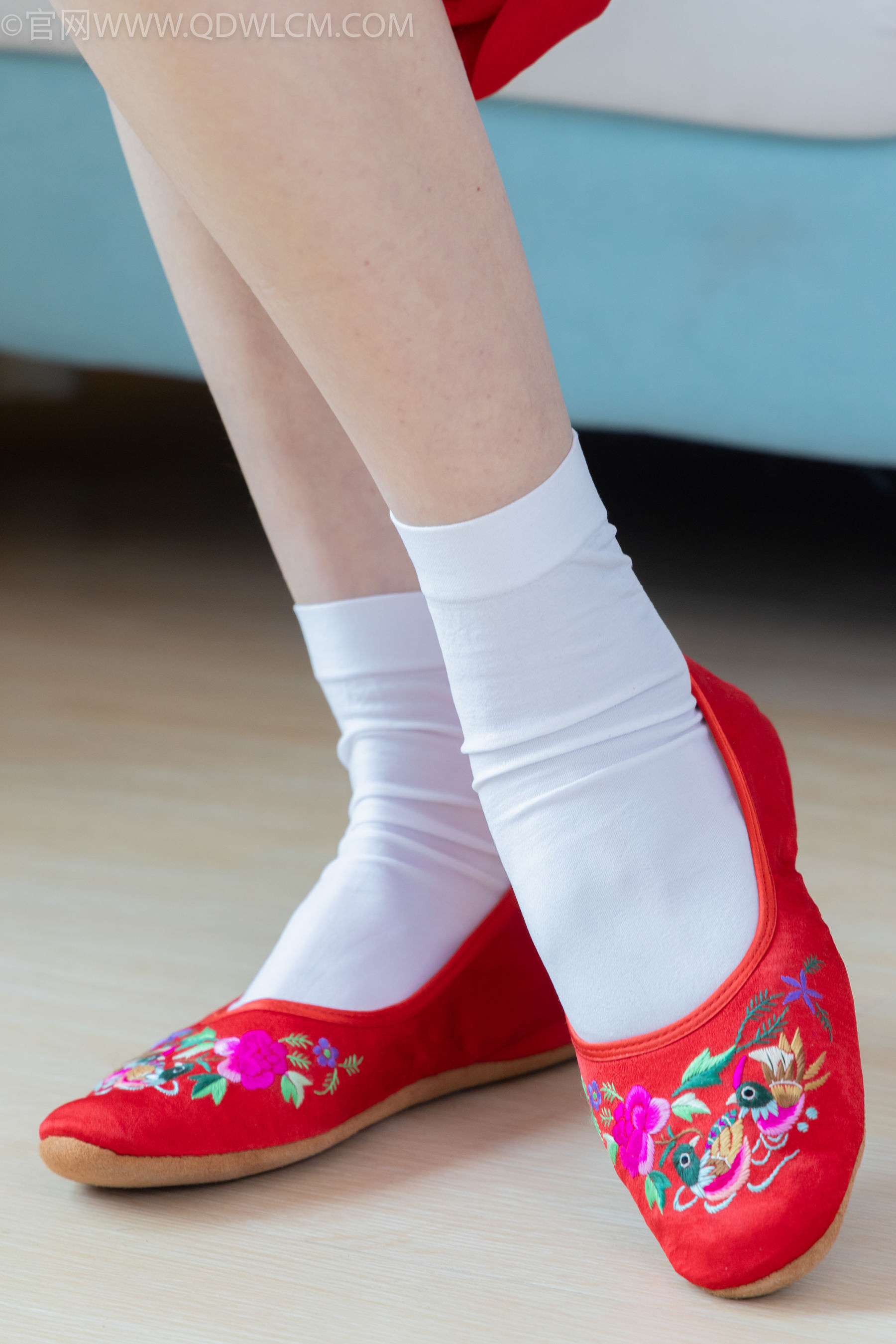 物恋传媒 No.2328 绒绒 - 汉服、布鞋、白棉袜、红色船袜/(174P)