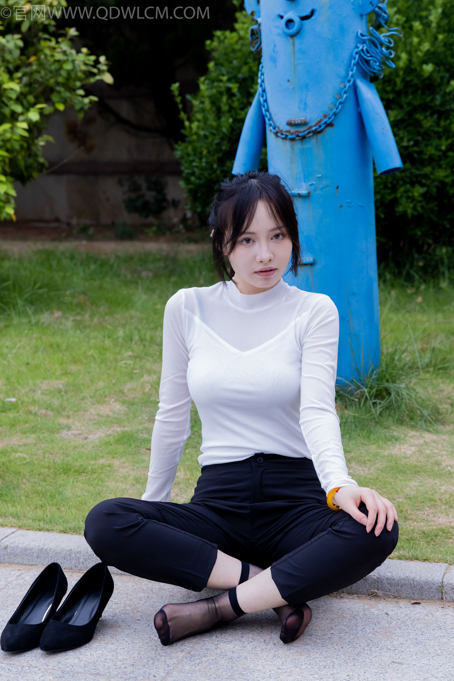 物恋传媒 No.2337 小酒 - 高跟鞋、短黑丝、短白丝/(315P)