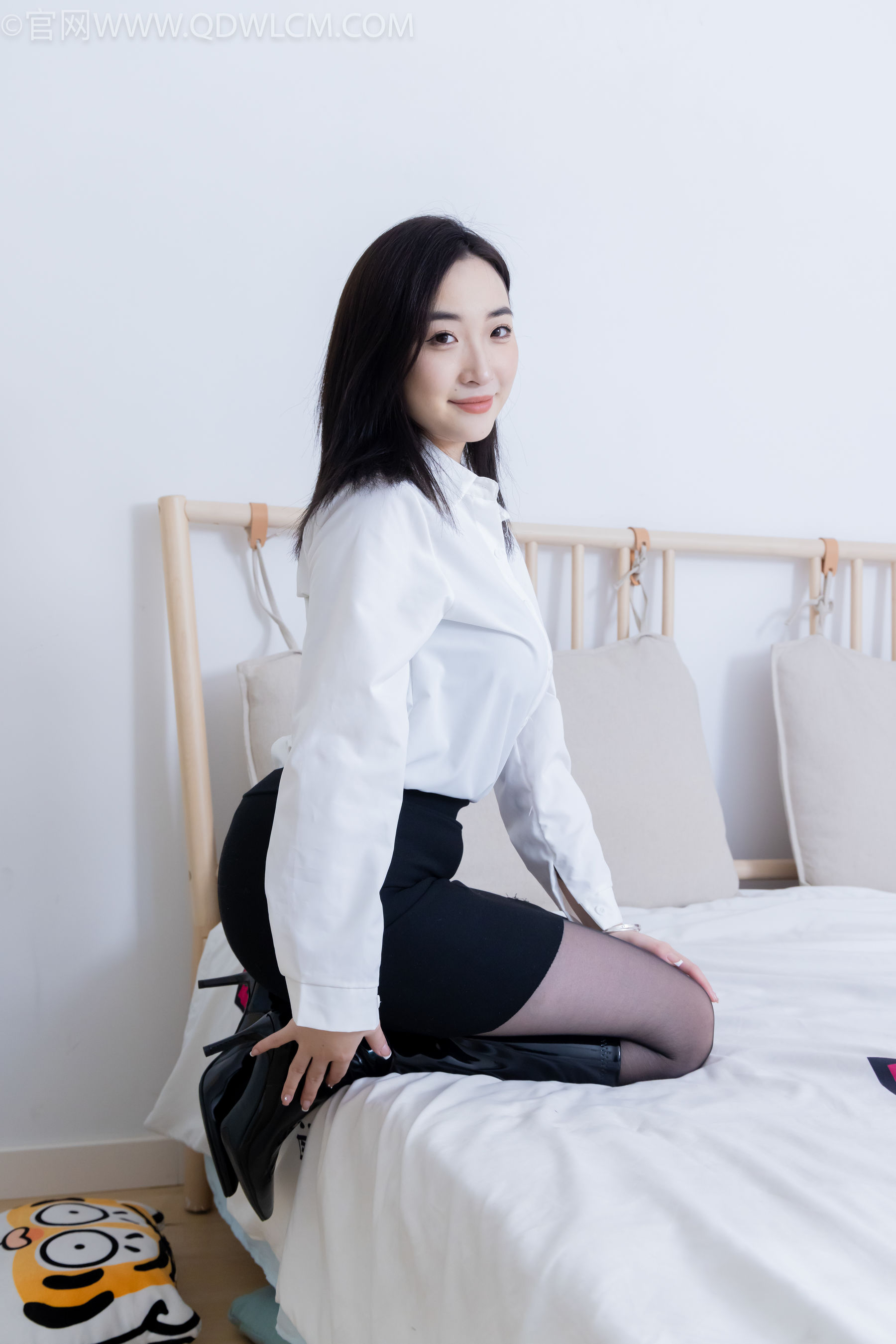 物恋传媒 No.2333 恬恬 - 长靴、薄黑丝、长靴/(236P)