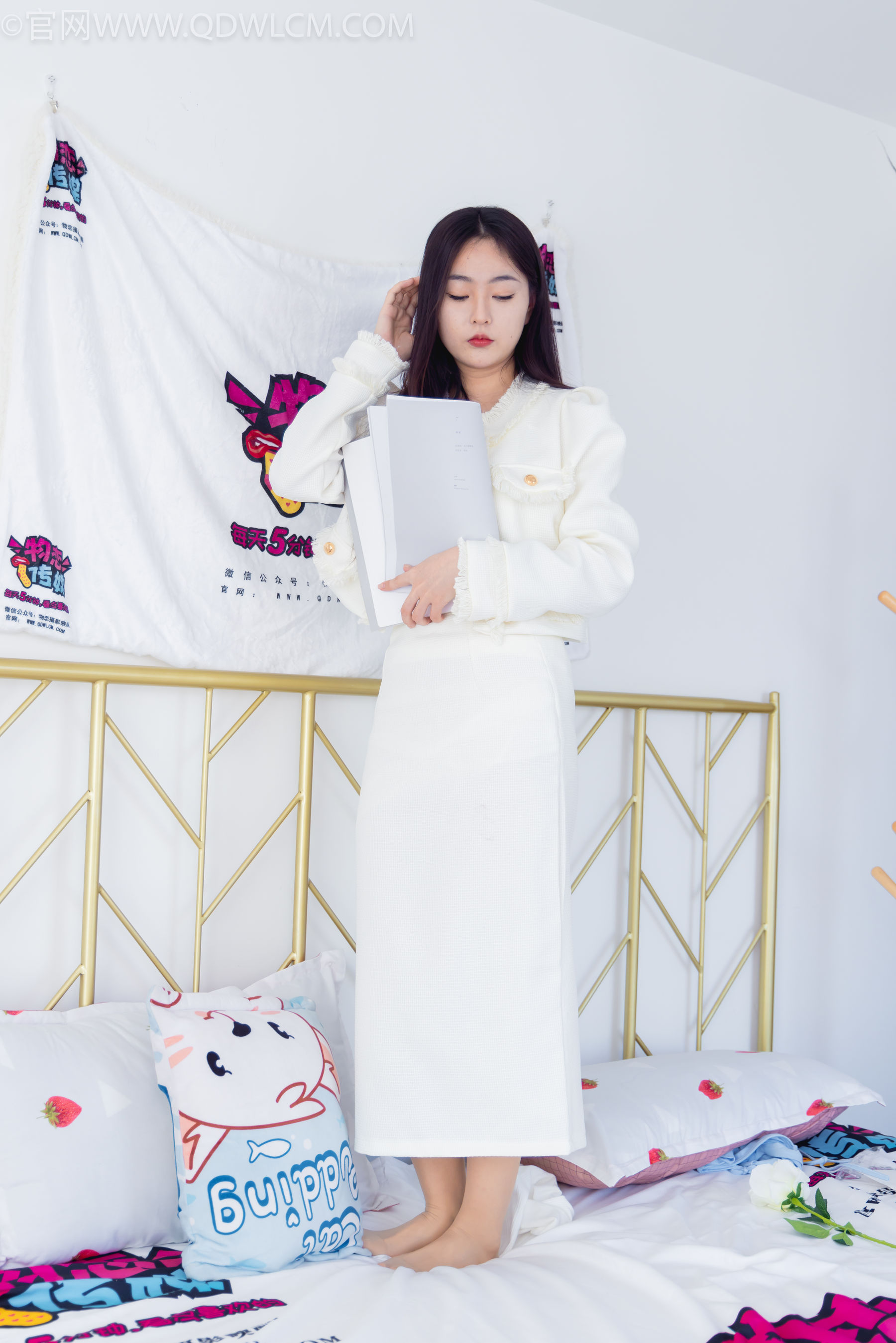 物恋传媒 No.2335 美兔 - 布鞋、长靴、白棉袜、薄肉丝/(227P)