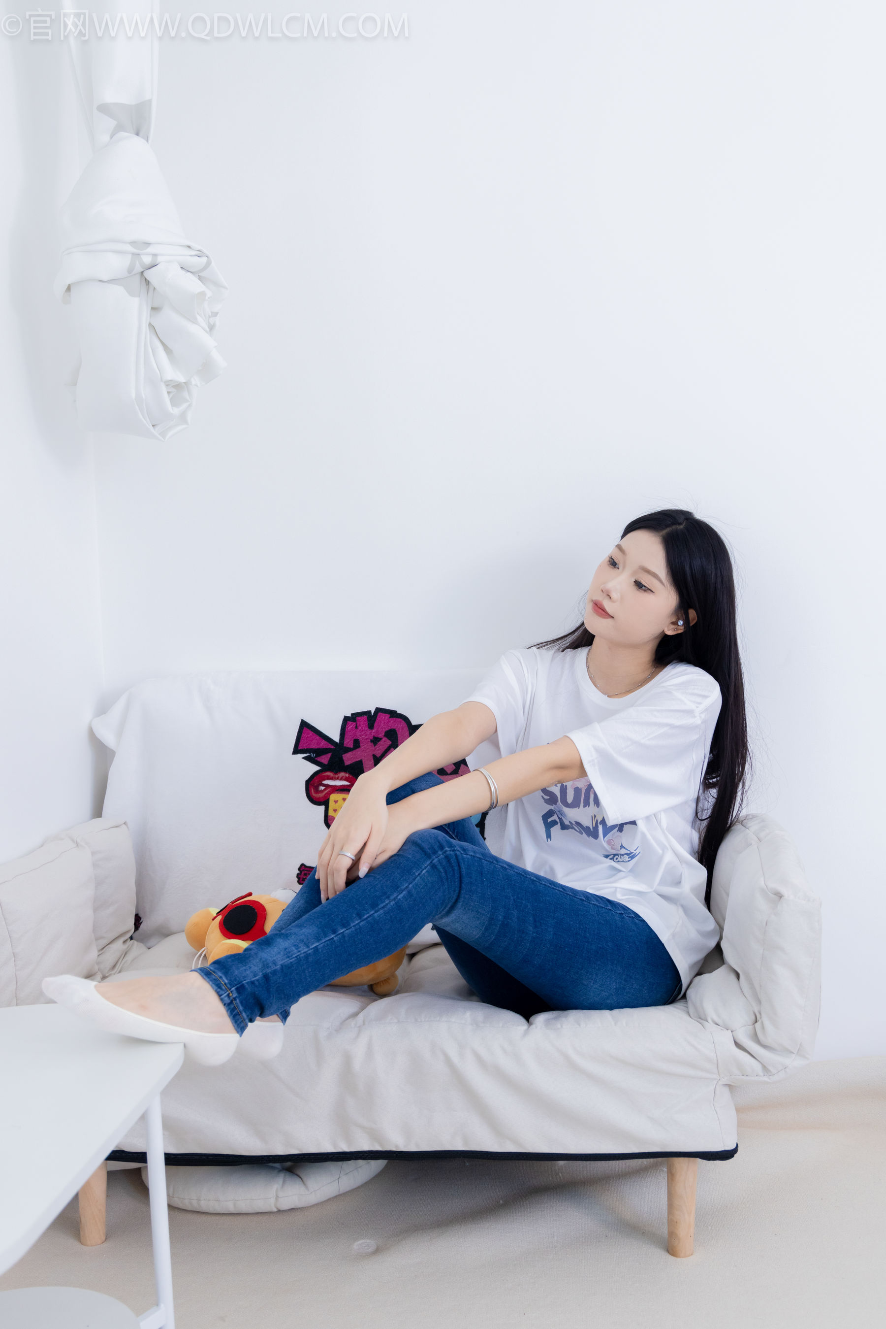 物恋传媒 No.2329 小竹 - 帆布鞋、白船袜、肚子疼揉肚子剧情/(158P)