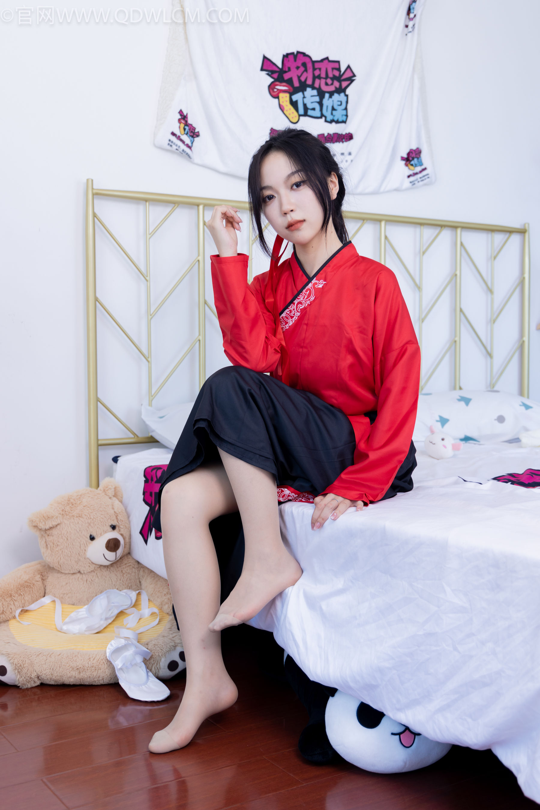 物恋传媒 No.2330 纱纱 - 汉服、皮鞋、白棉袜、薄肉丝/(219P)