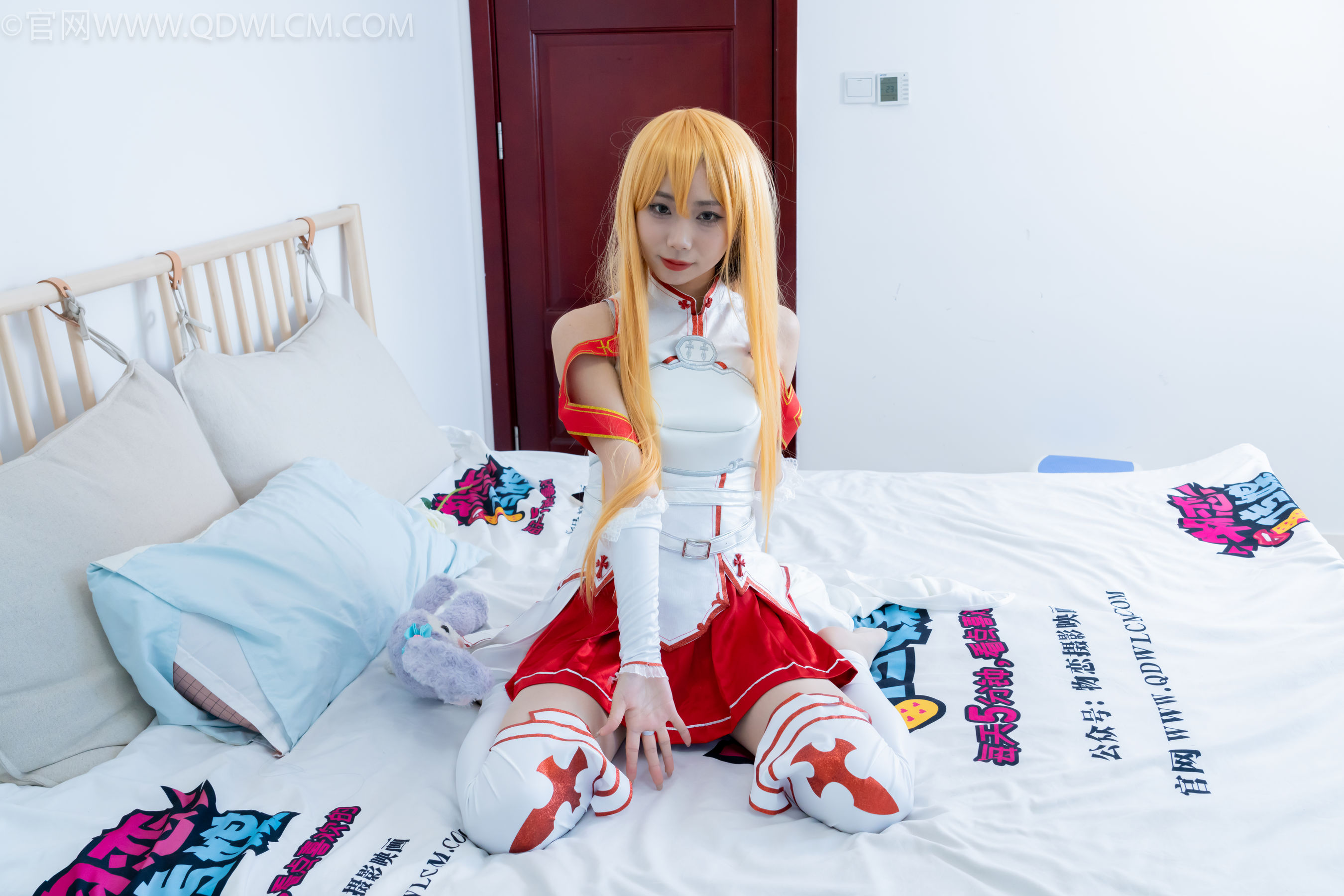 物恋传媒 No.2340 泡泡 - cos亚丝娜、长靴、袜套、薄肉丝/(156P)