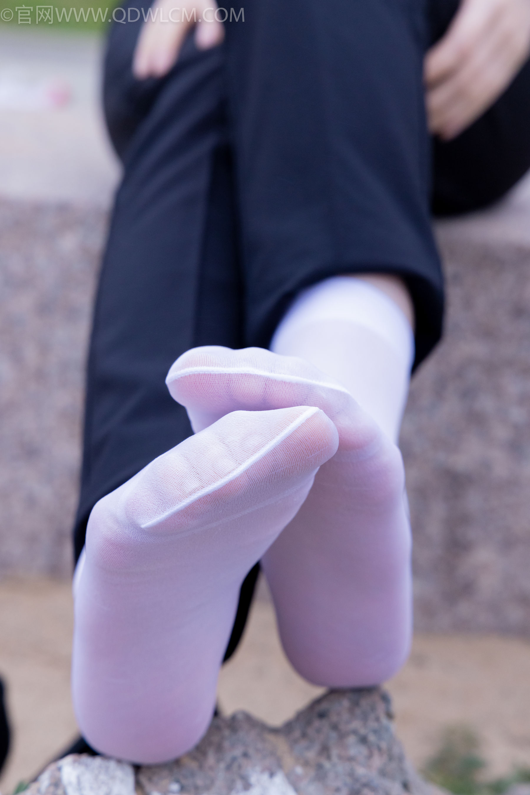 物恋传媒 No.2337 小酒 - 高跟鞋、短黑丝、短白丝/(315P)