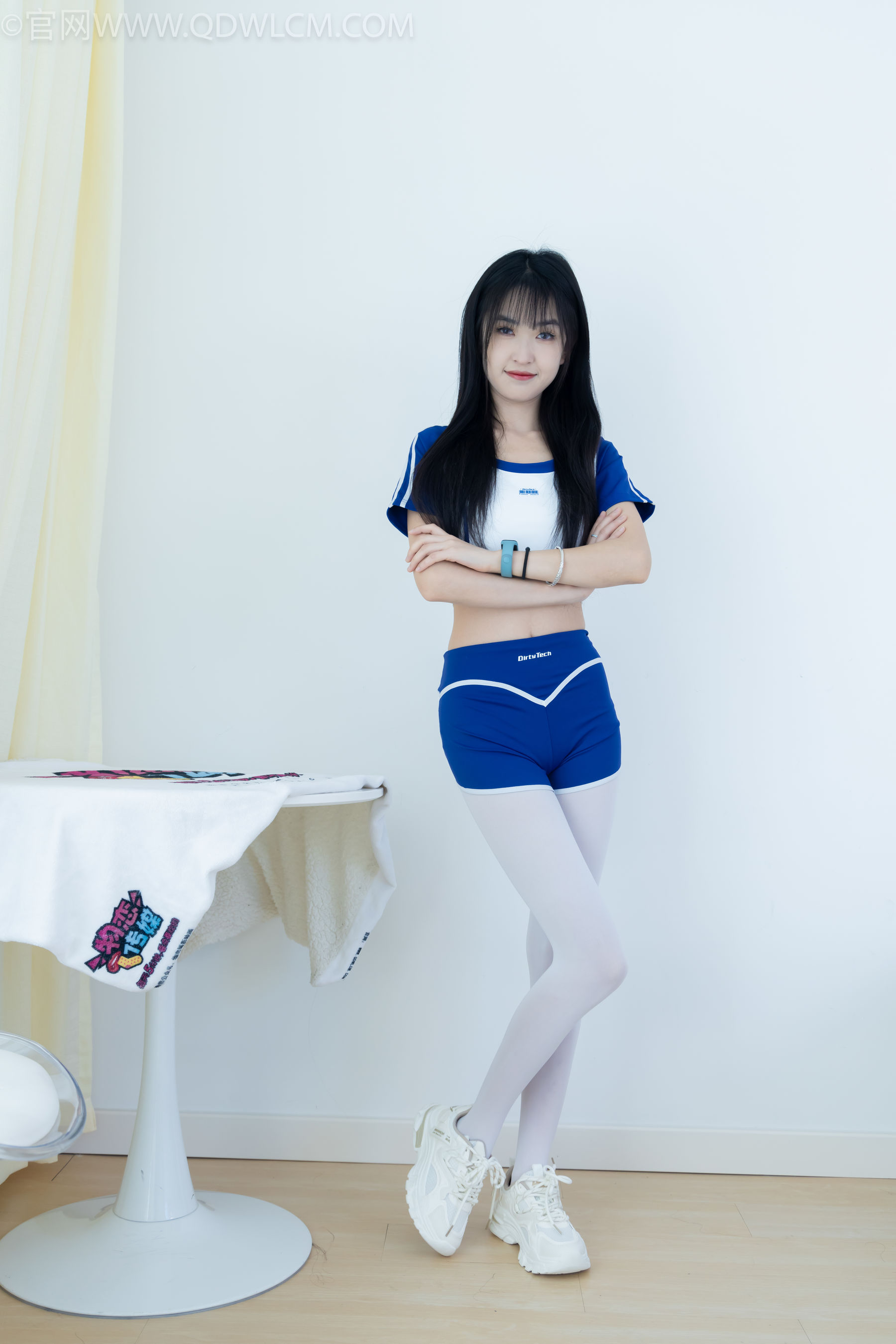 物恋传媒 No.2334 嘉木 - 运动鞋、厚白丝、裸足、裸足/(242P)