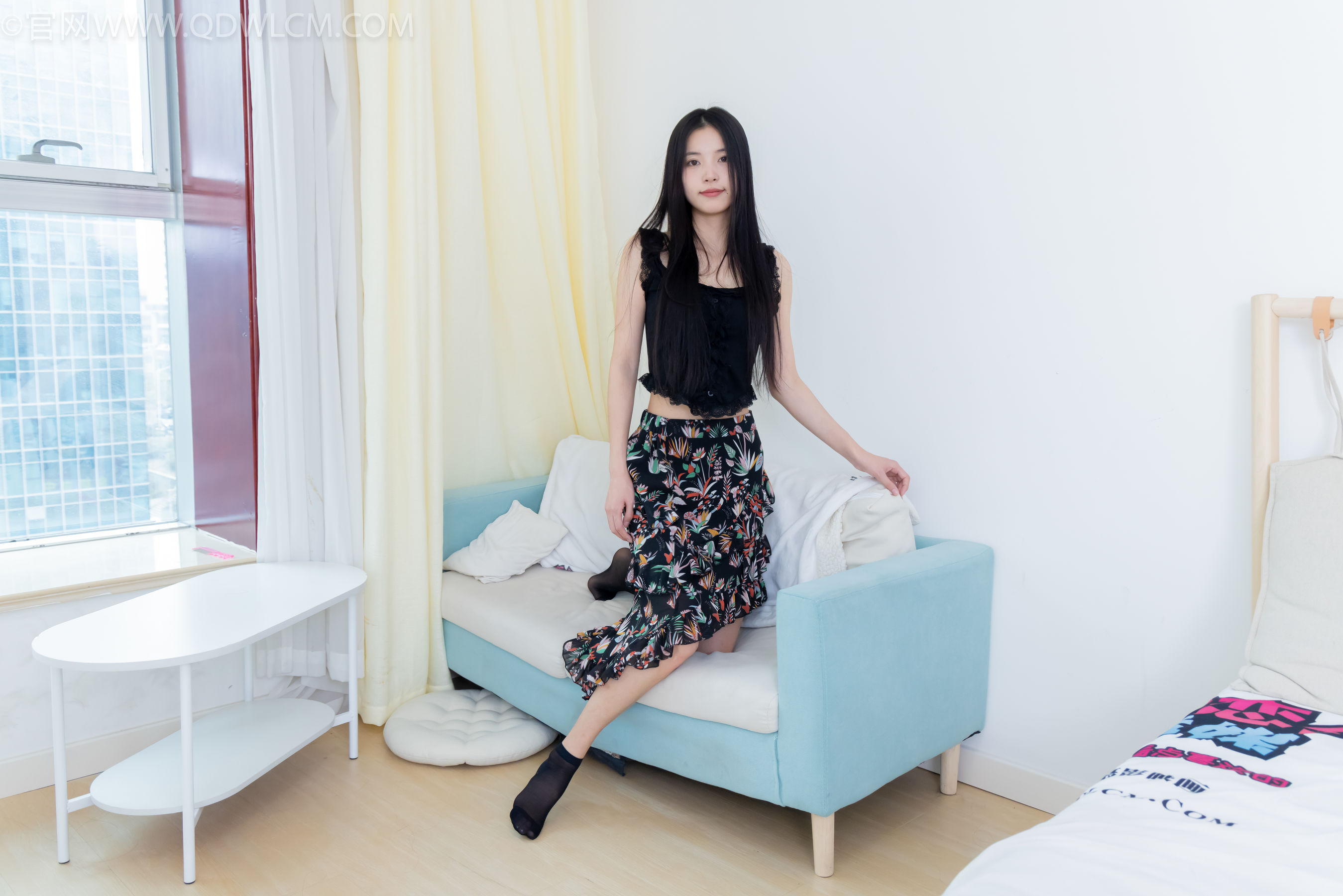 物恋传媒 No.2332 茯苓 - 短靴、短黑丝、裸足/(184P)