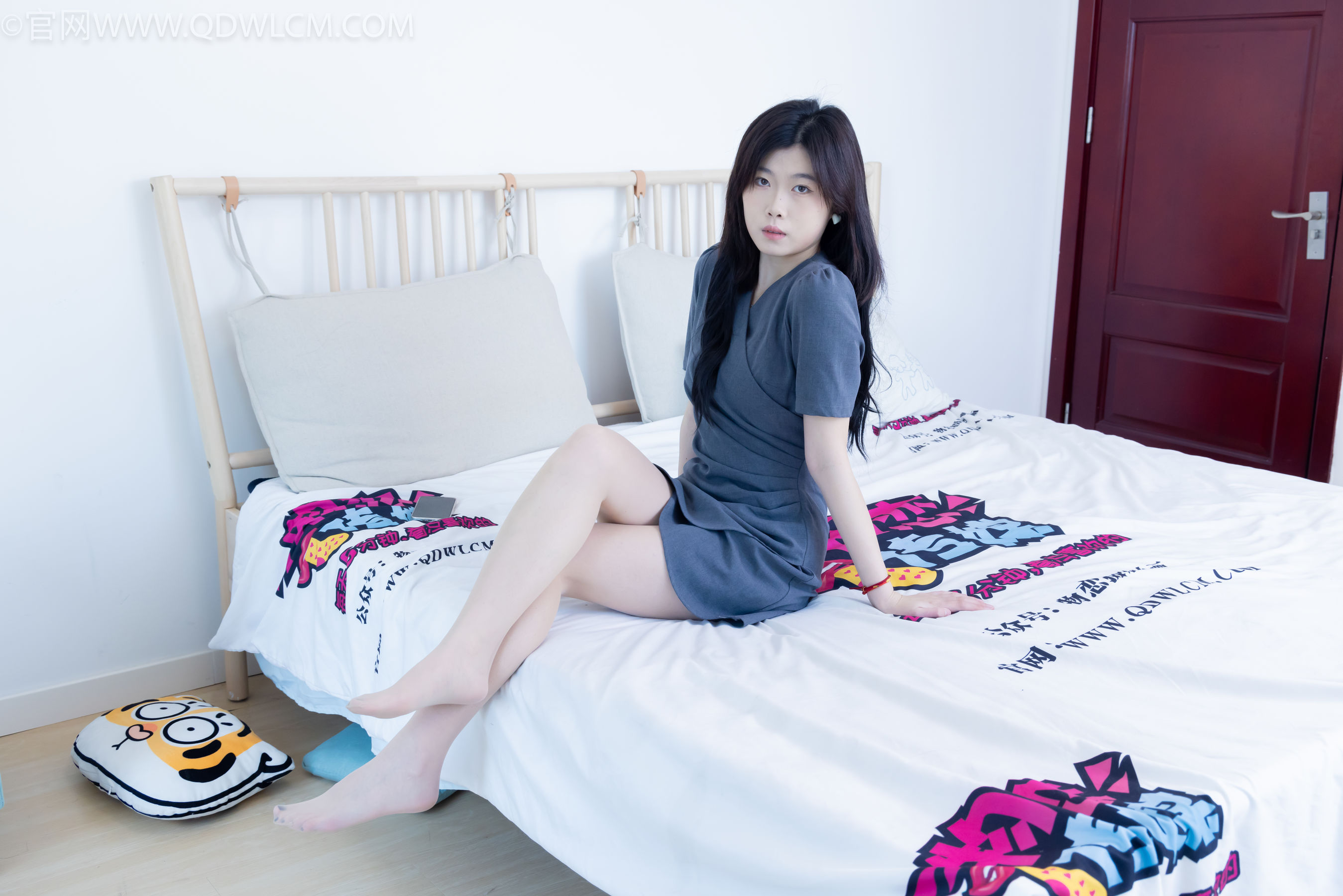 物恋传媒 No.2336 樱桃 - 三双高跟鞋、薄肉丝、裸足/(164P)