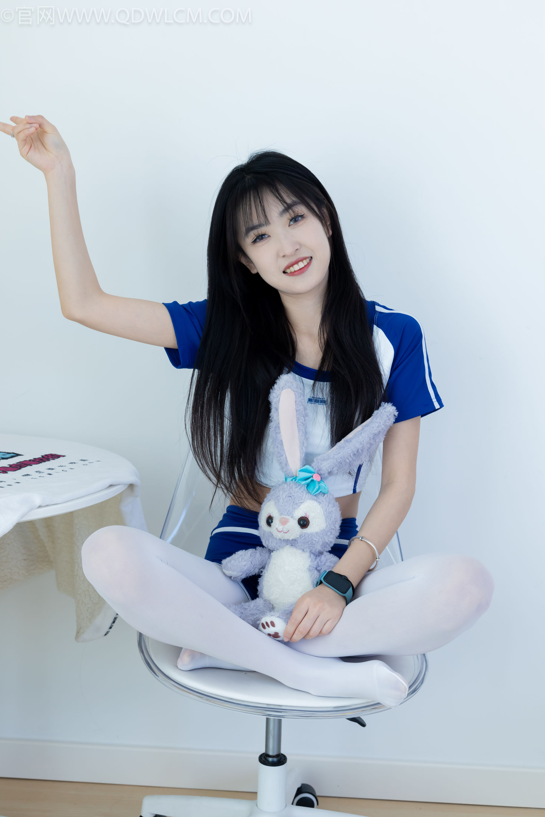 物恋传媒 No.2334 嘉木 - 运动鞋、厚白丝、裸足、裸足/(242P)