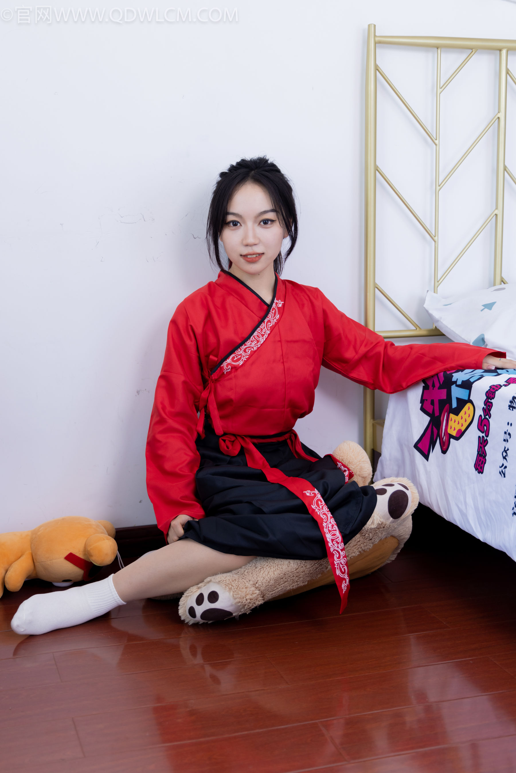 物恋传媒 No.2330 纱纱 - 汉服、皮鞋、白棉袜、薄肉丝/(219P)