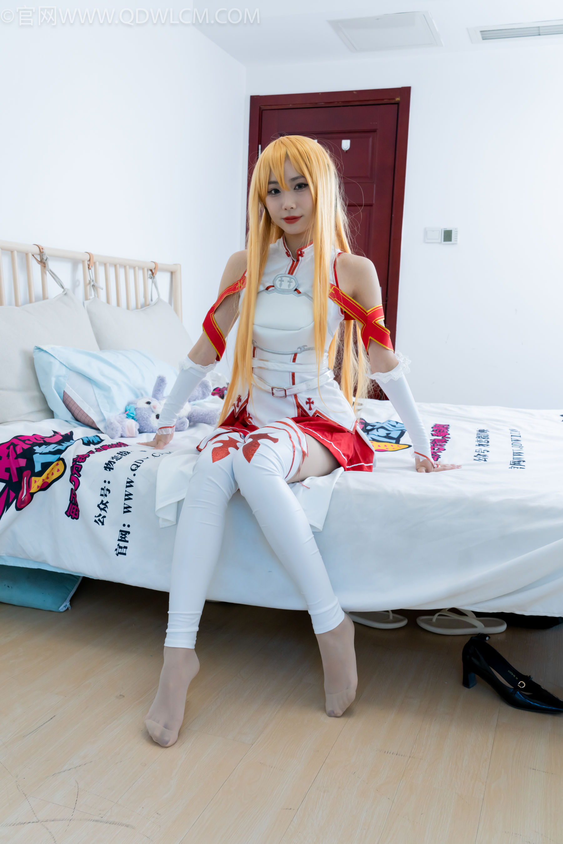 物恋传媒 No.2340 泡泡 - cos亚丝娜、长靴、袜套、薄肉丝/(156P)