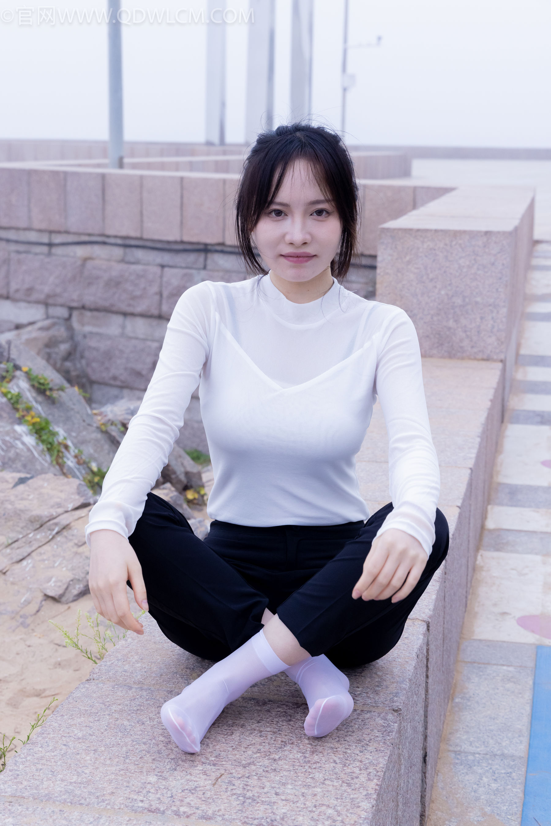 物恋传媒 No.2337 小酒 - 高跟鞋、短黑丝、短白丝/(315P)