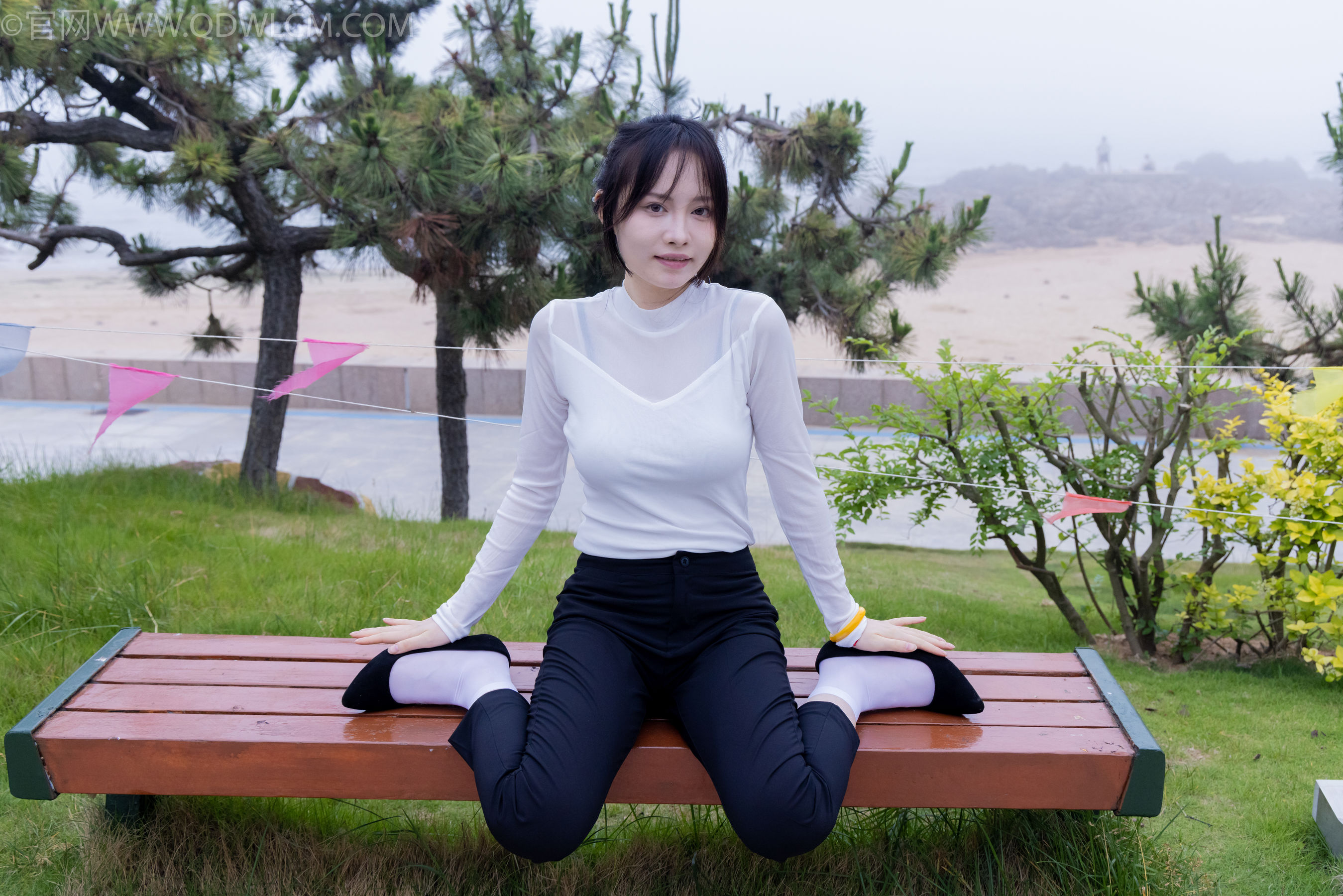 物恋传媒 No.2337 小酒 - 高跟鞋、短黑丝、短白丝/(315P)