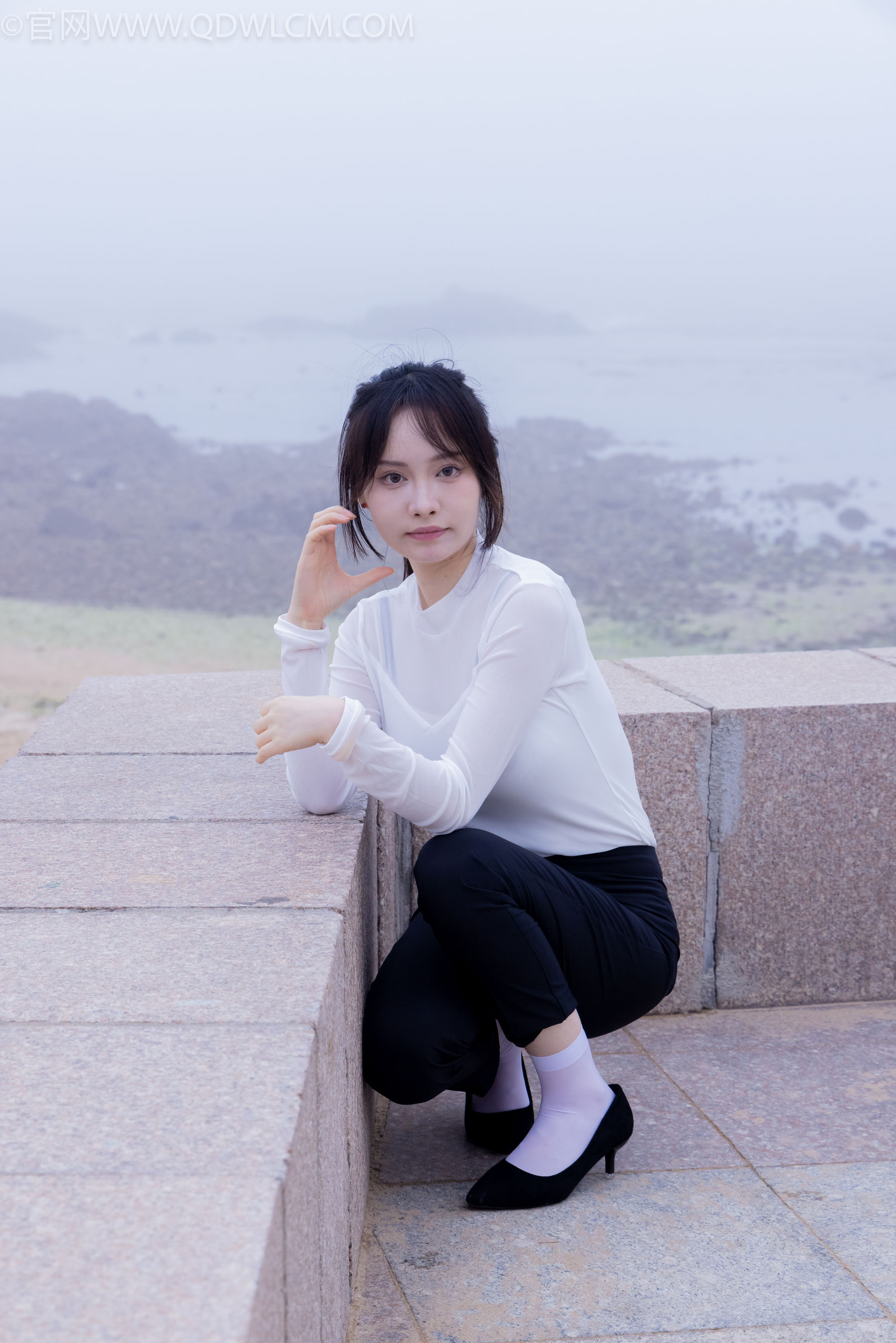 物恋传媒 No.2337 小酒 - 高跟鞋、短黑丝、短白丝/(315P)