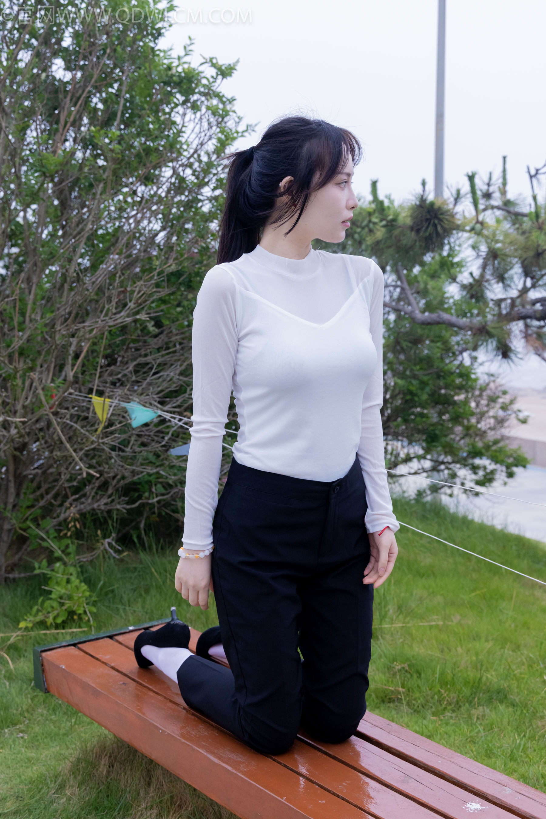 物恋传媒 No.2337 小酒 - 高跟鞋、短黑丝、短白丝/(315P)