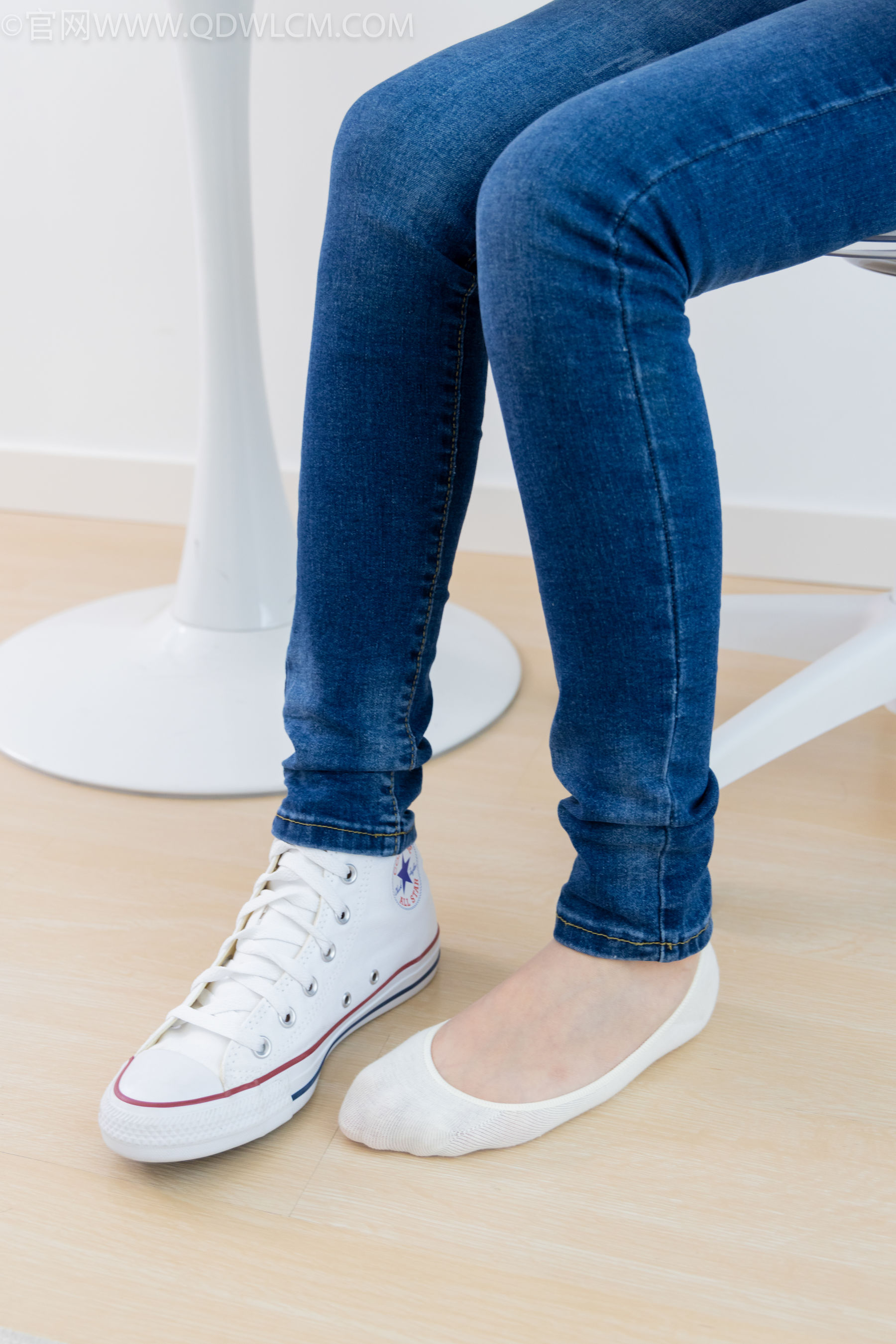 物恋传媒 No.2329 小竹 - 帆布鞋、白船袜、肚子疼揉肚子剧情/(158P)