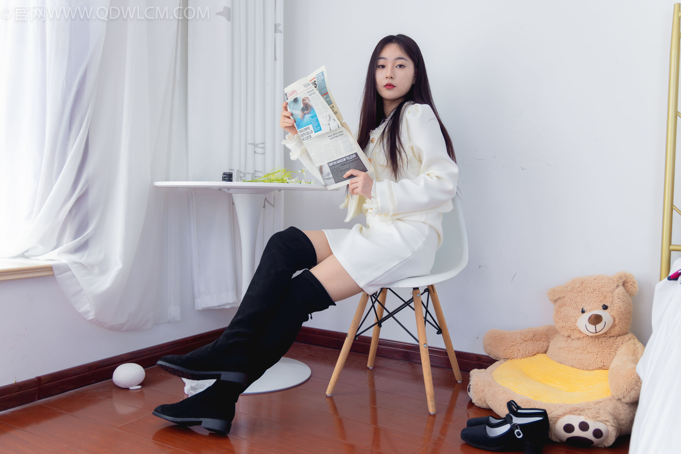 物恋传媒 No.2335 美兔 - 布鞋、长靴、白棉袜、薄肉丝/(227P)