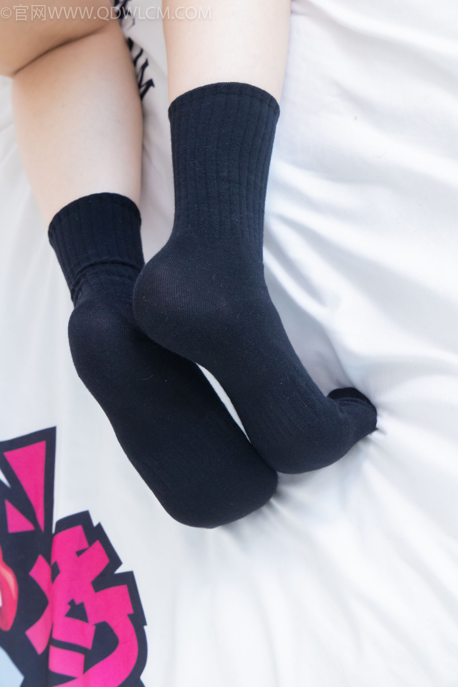 物恋传媒 No.2324 小竹 - 匡威帆布鞋、白棉袜、黑棉袜/(166P)