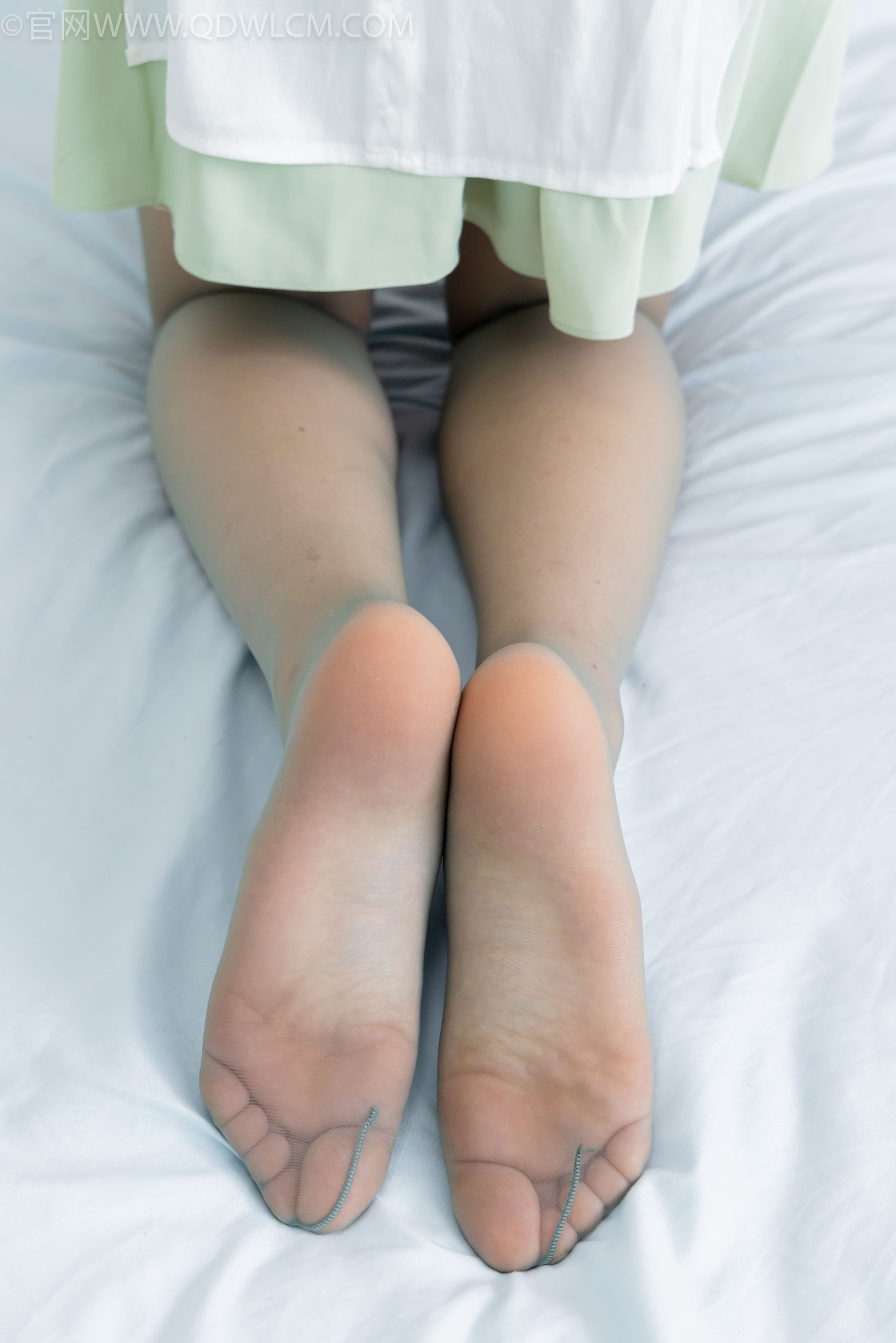 物恋传媒 No.2323 泡泡 - 汉服、平底鞋、过膝丝袜/(153P)