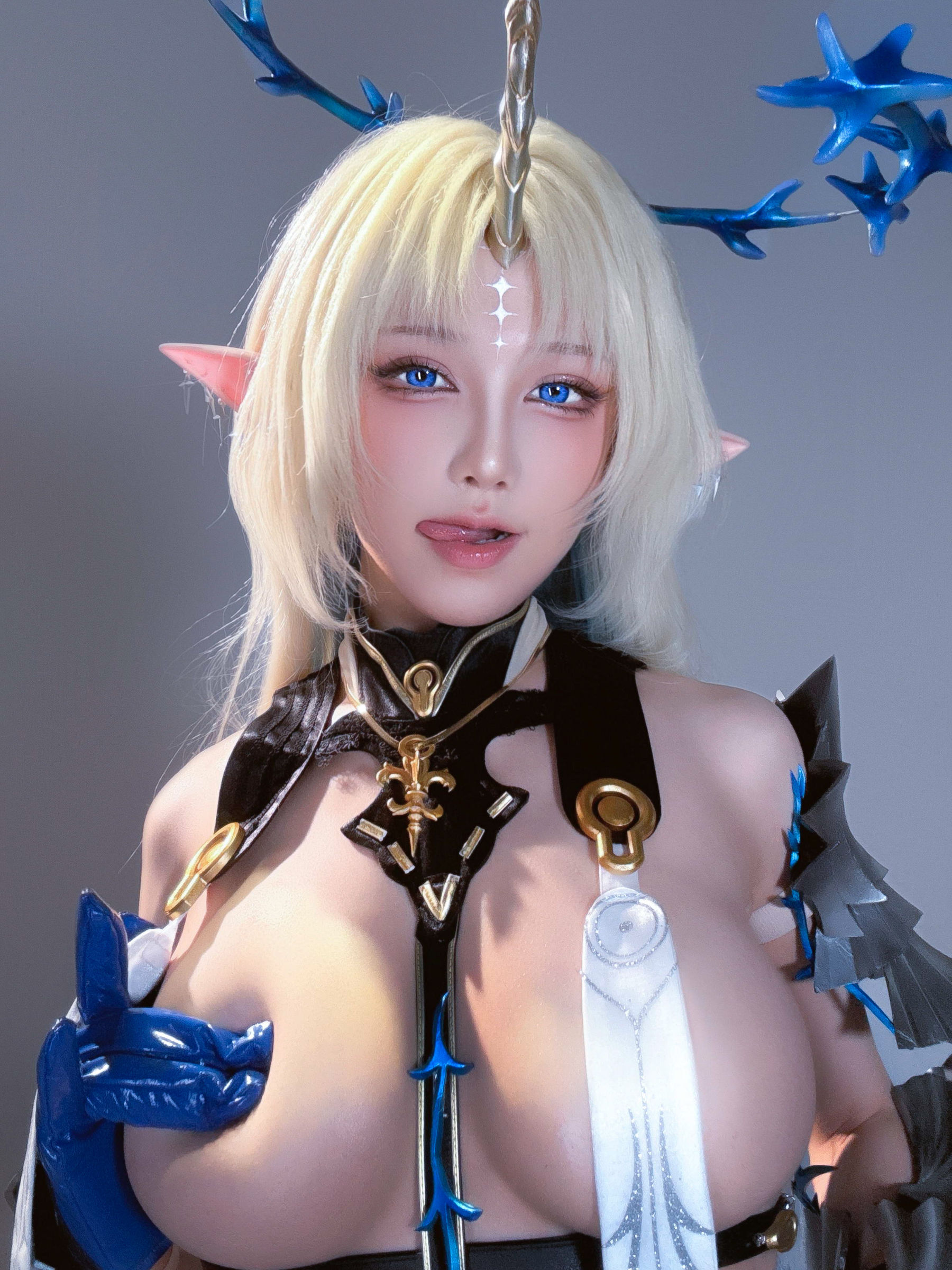 动漫博主水淼aqua - 芙露德莉斯 Fleurdelys 自拍/(24P)