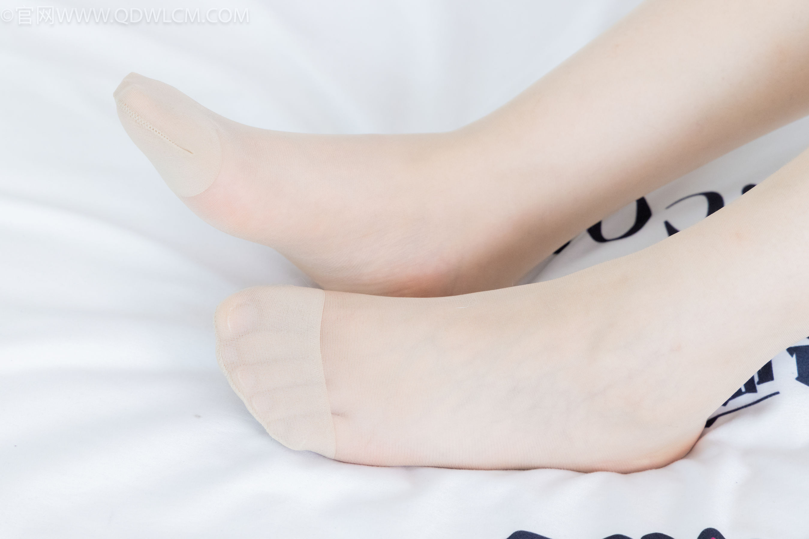 物恋传媒 No.2327 小优 - 高跟鞋、薄肉丝/(152P)