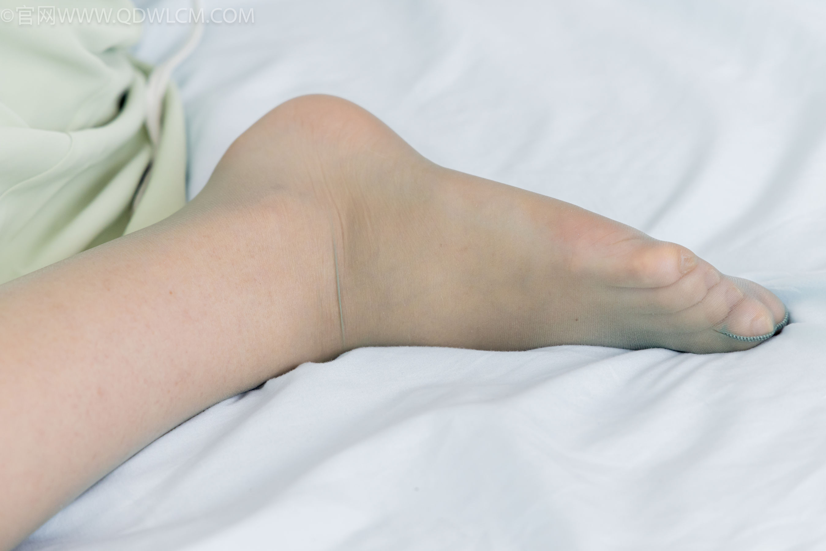 物恋传媒 No.2323 泡泡 - 汉服、平底鞋、过膝丝袜/(153P)