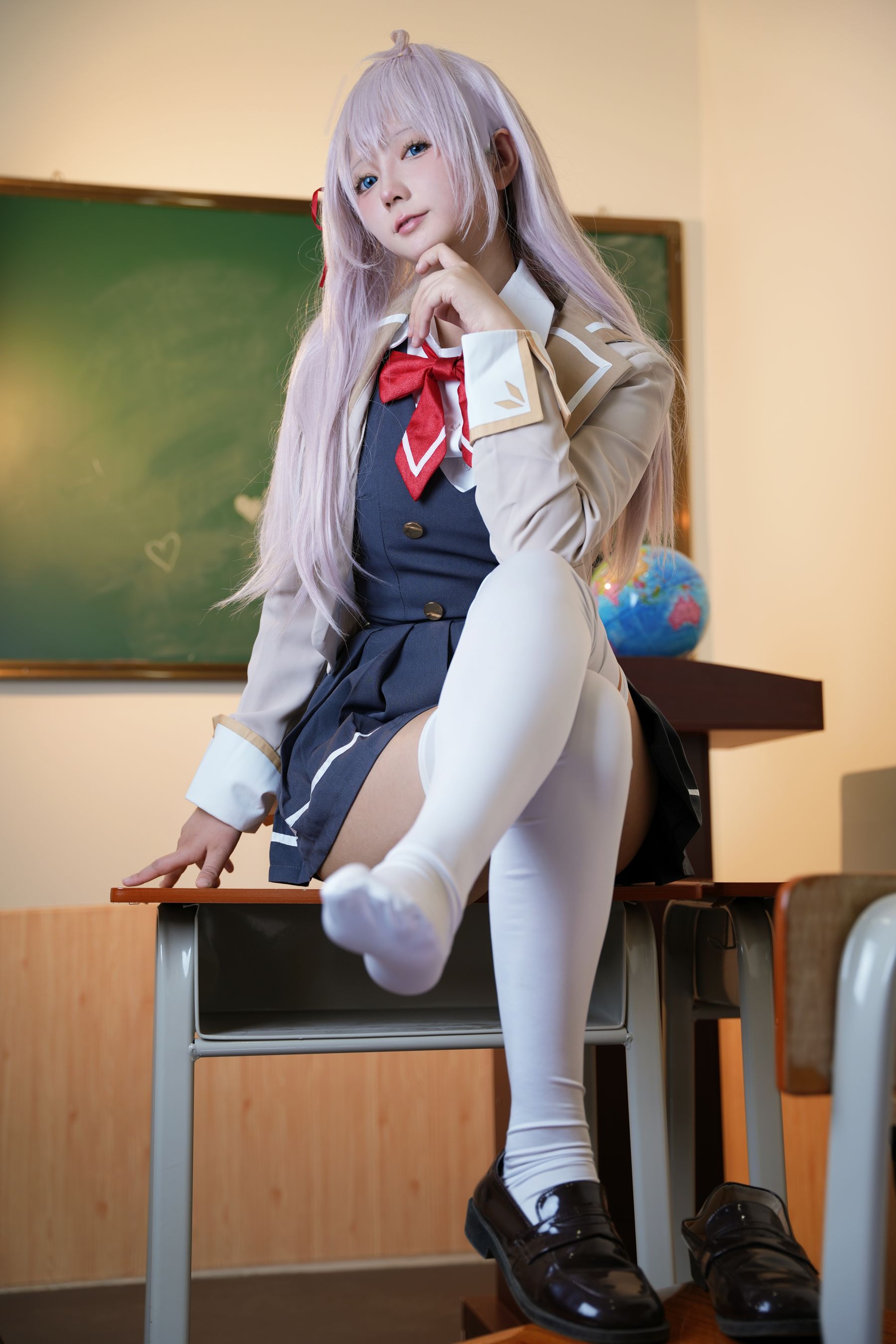 喜欢爱理吗 - 不时以俄语轻声遮羞的邻座艾莉同学/(30P)