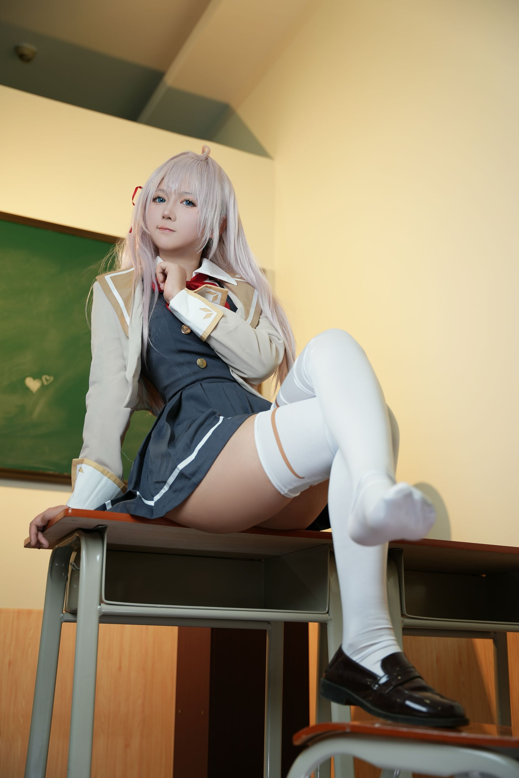 喜欢爱理吗 - 不时以俄语轻声遮羞的邻座艾莉同学/(30P)