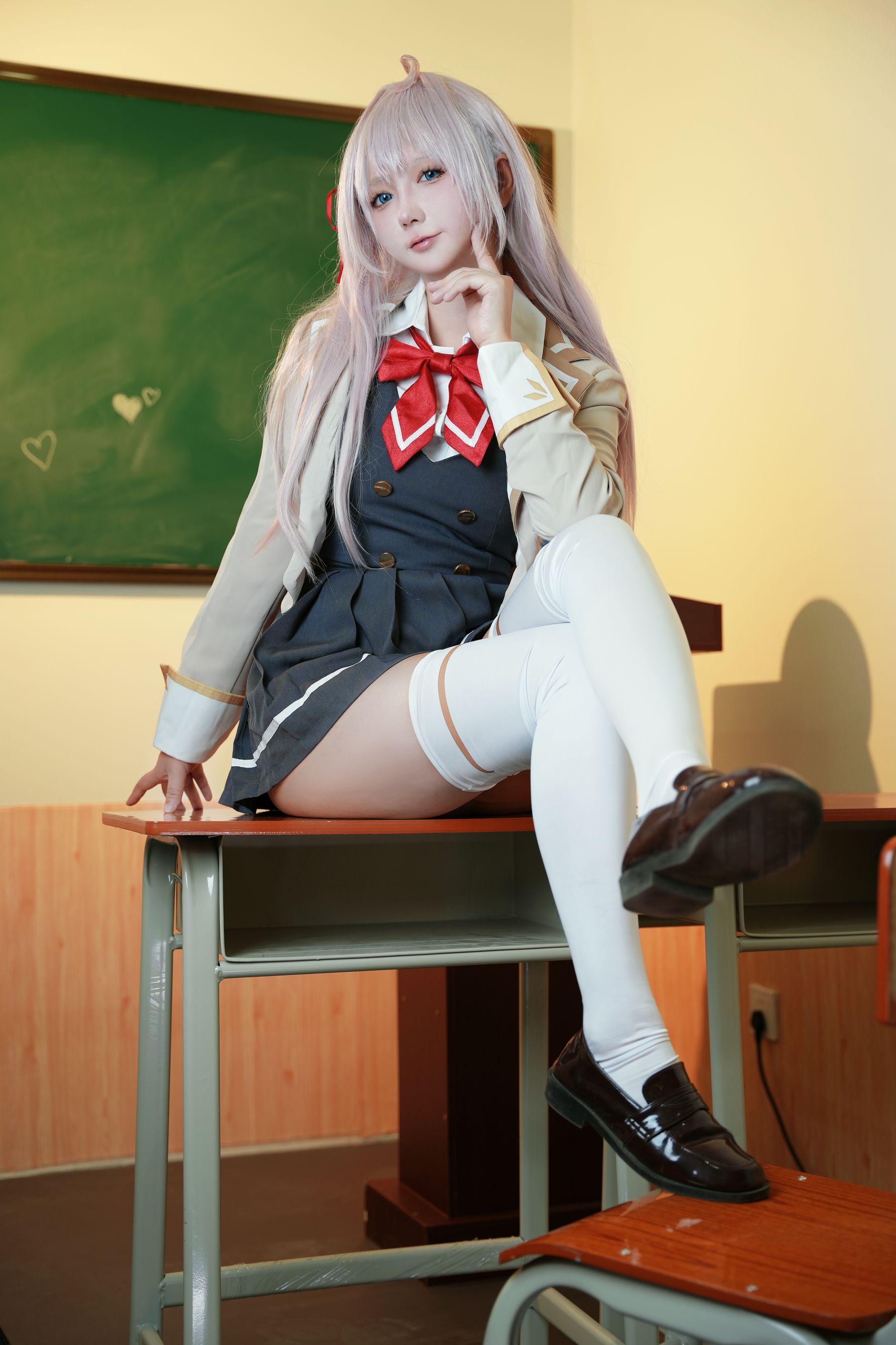 喜欢爱理吗 - 不时以俄语轻声遮羞的邻座艾莉同学/(30P)