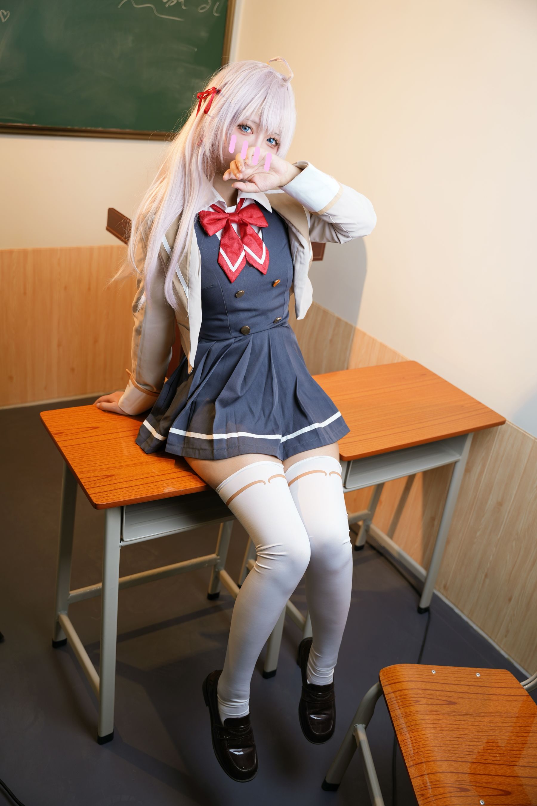 喜欢爱理吗 - 不时以俄语轻声遮羞的邻座艾莉同学/(30P)