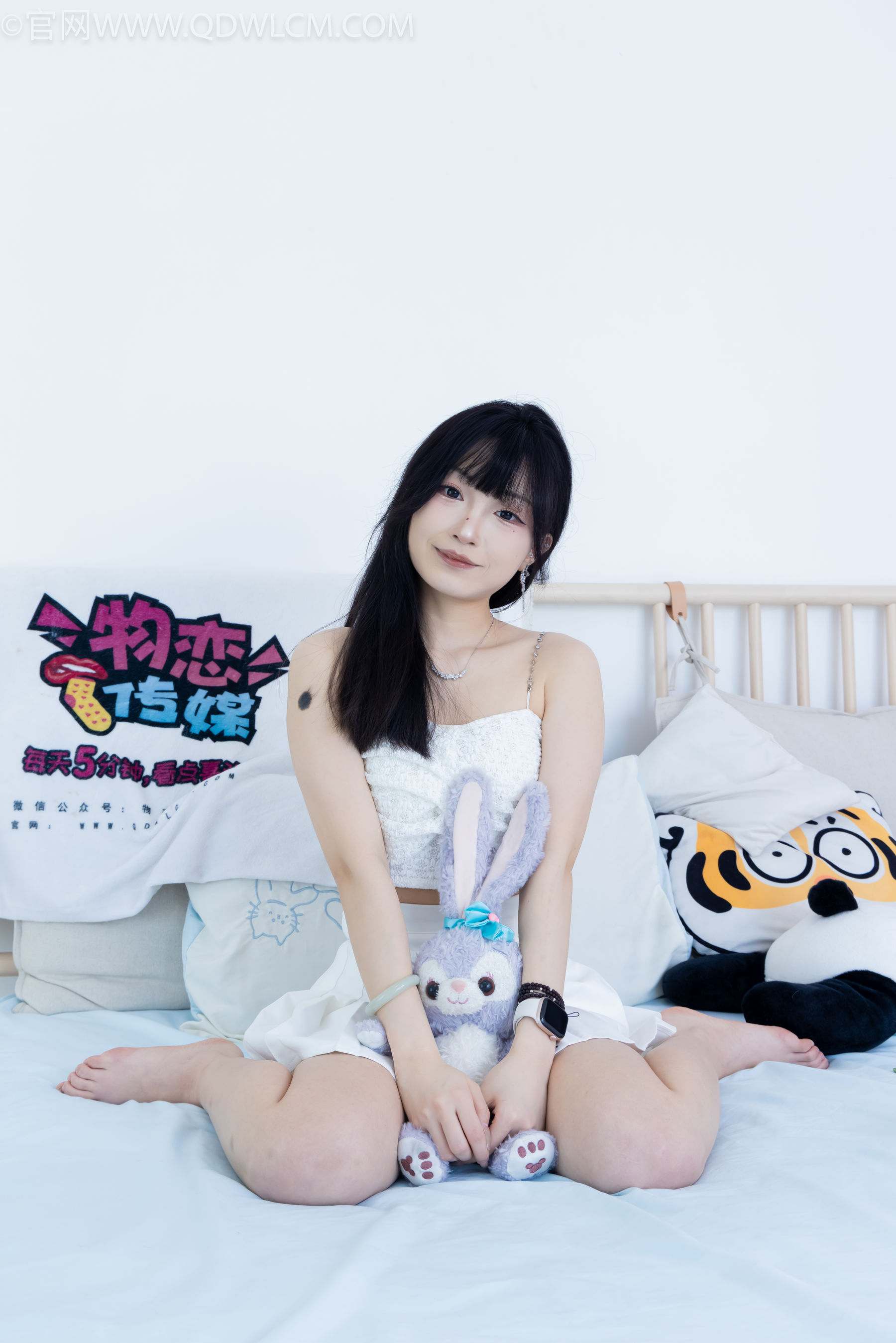 物恋传媒 No.2325 嘟嘟 - 透明高跟鞋、高跟凉鞋、白船袜、裸足/(156P)