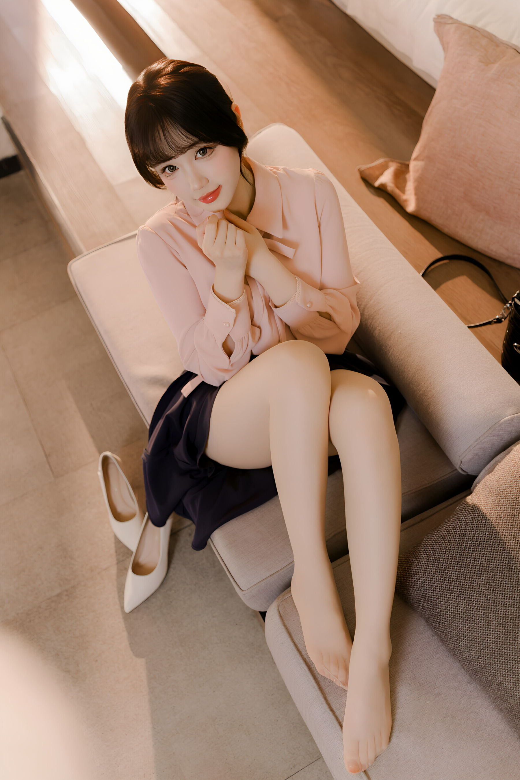 动漫博主雪晴Astra - 肉丝通勤OL/(71P)