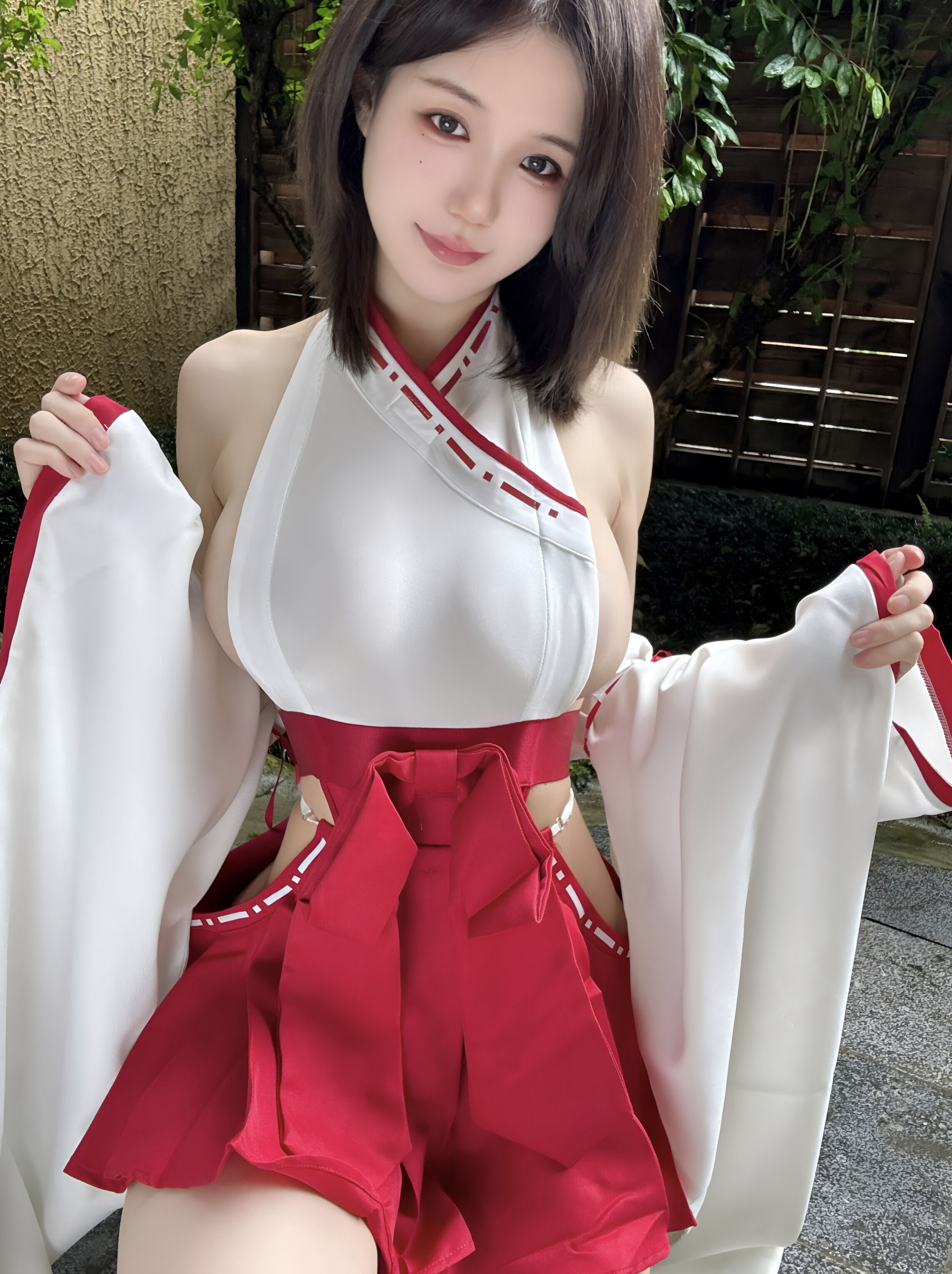 动漫博主小仓千代w - 2025年06月fantia写真/(121P)