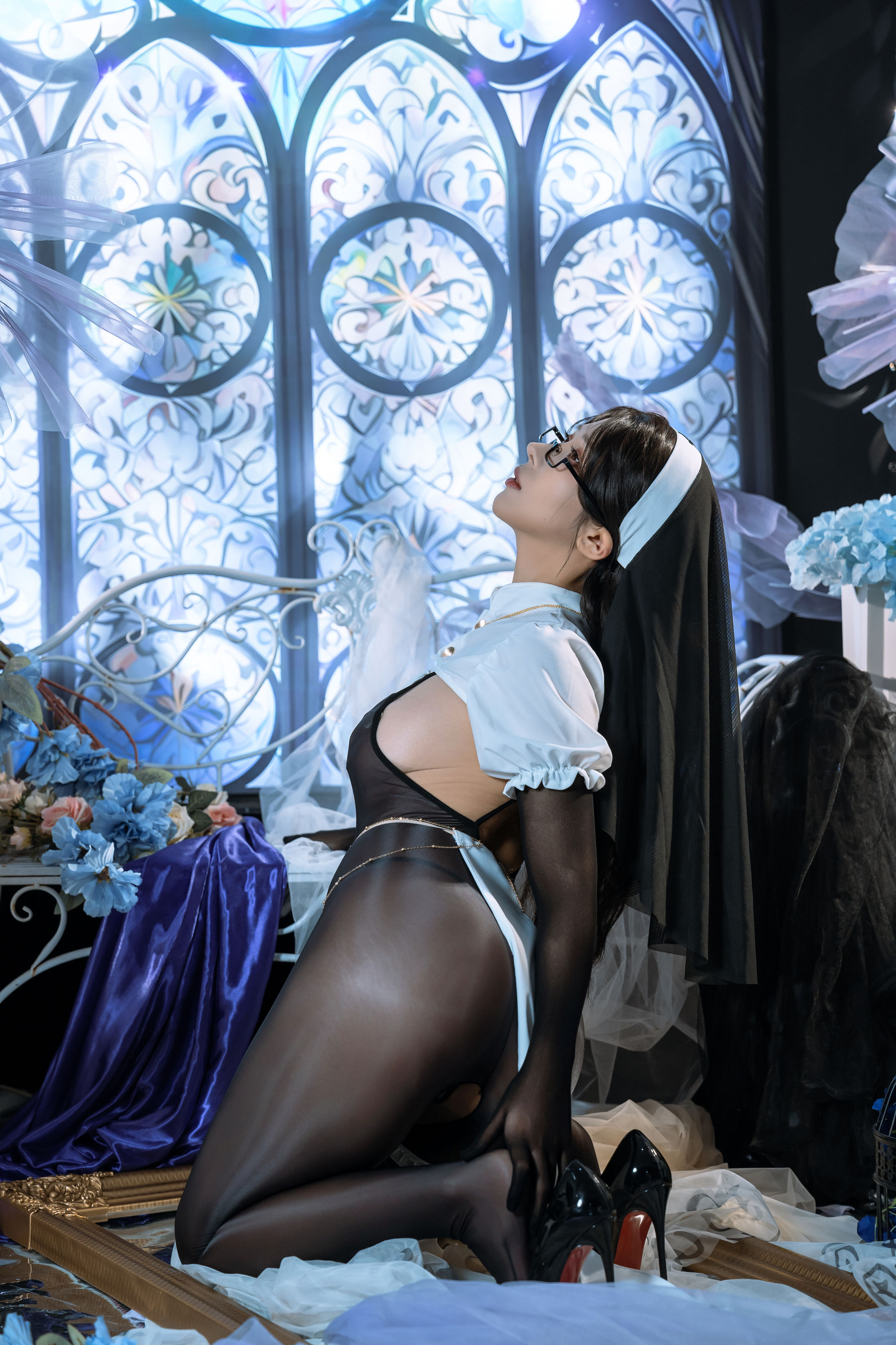 云溪溪 - 奶桃桃 沉陷 修女/(90P)