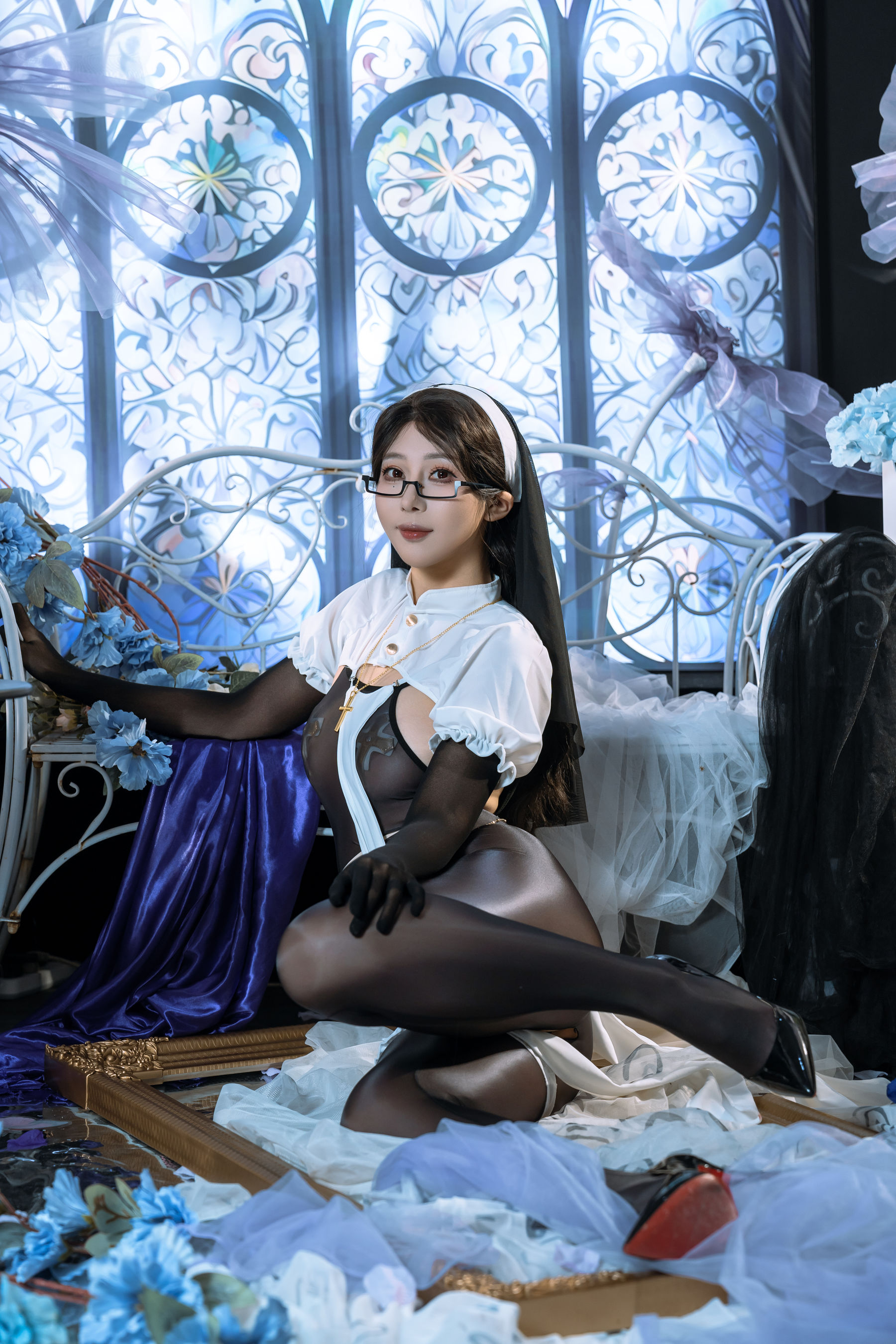 云溪溪 - 奶桃桃 沉陷 修女/(90P)