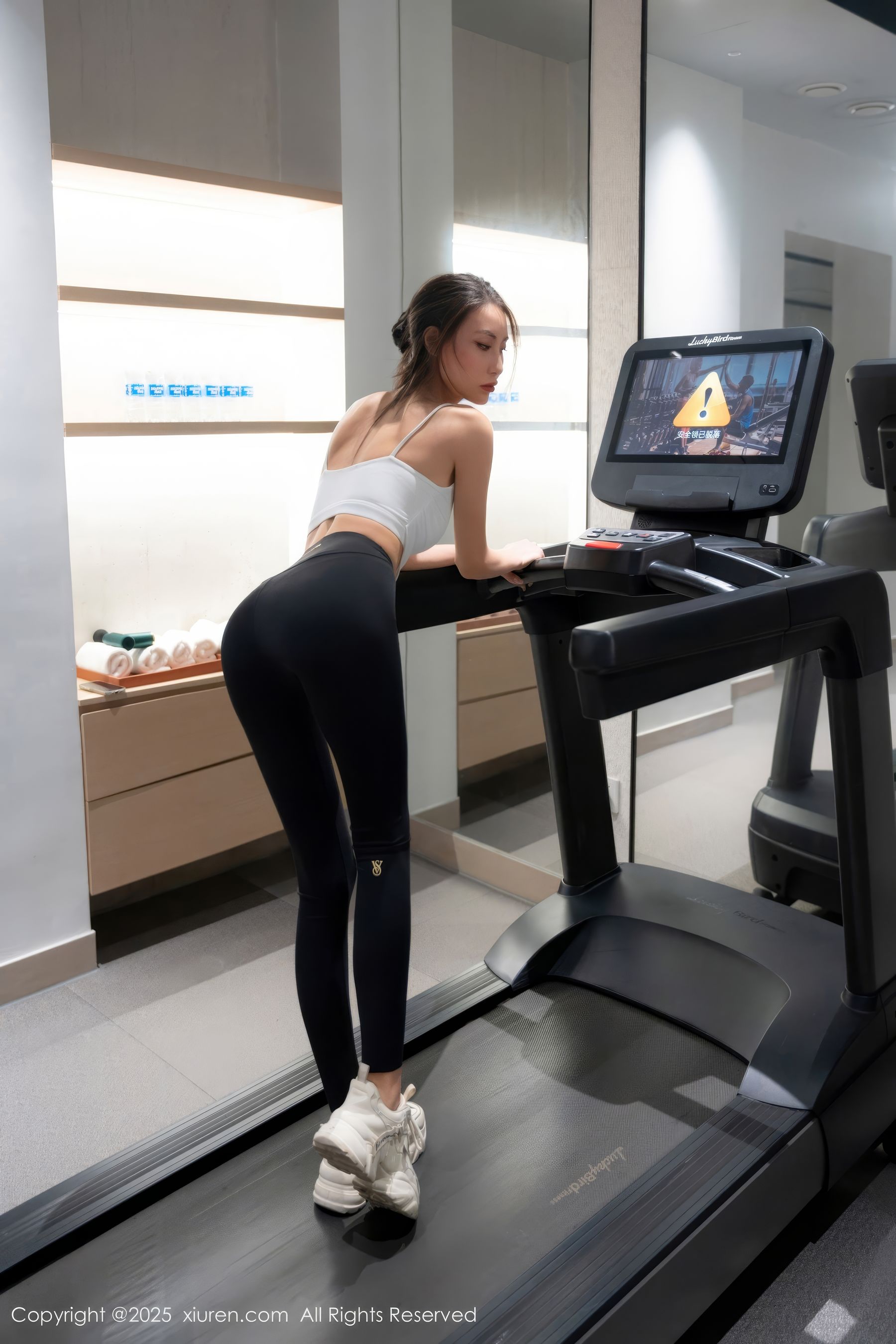 [秀人XiuRen] 2025.05.07 No.10239 lingyu69/(58P)