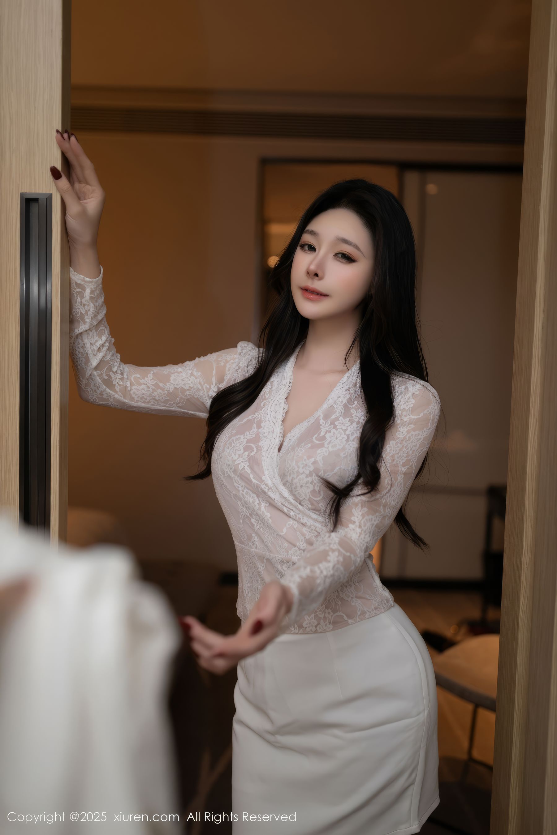 [秀人XiuRen] 2025.04.11 No.10143 小逗逗/(80P)