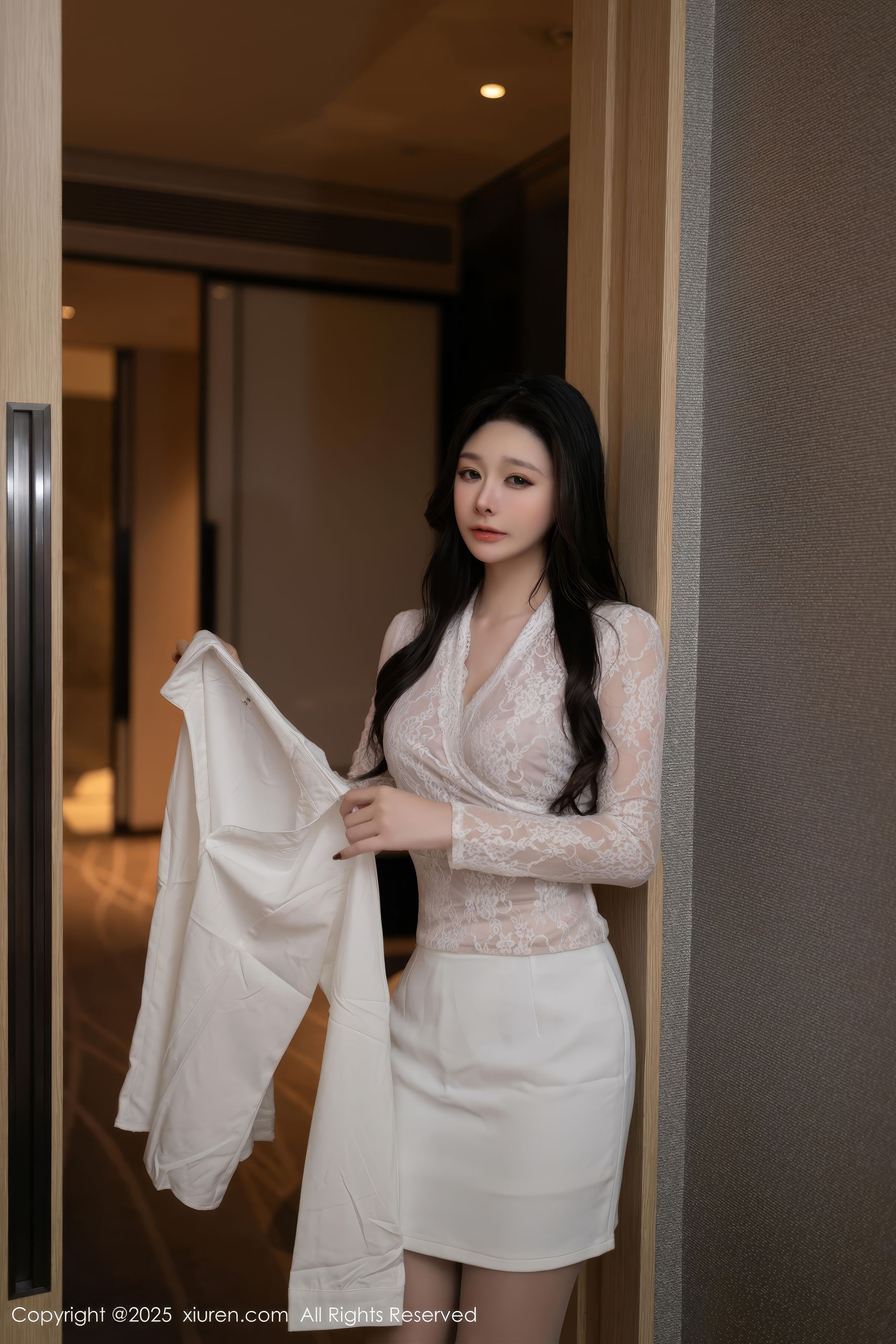 [秀人XiuRen] 2025.04.11 No.10143 小逗逗/(80P)