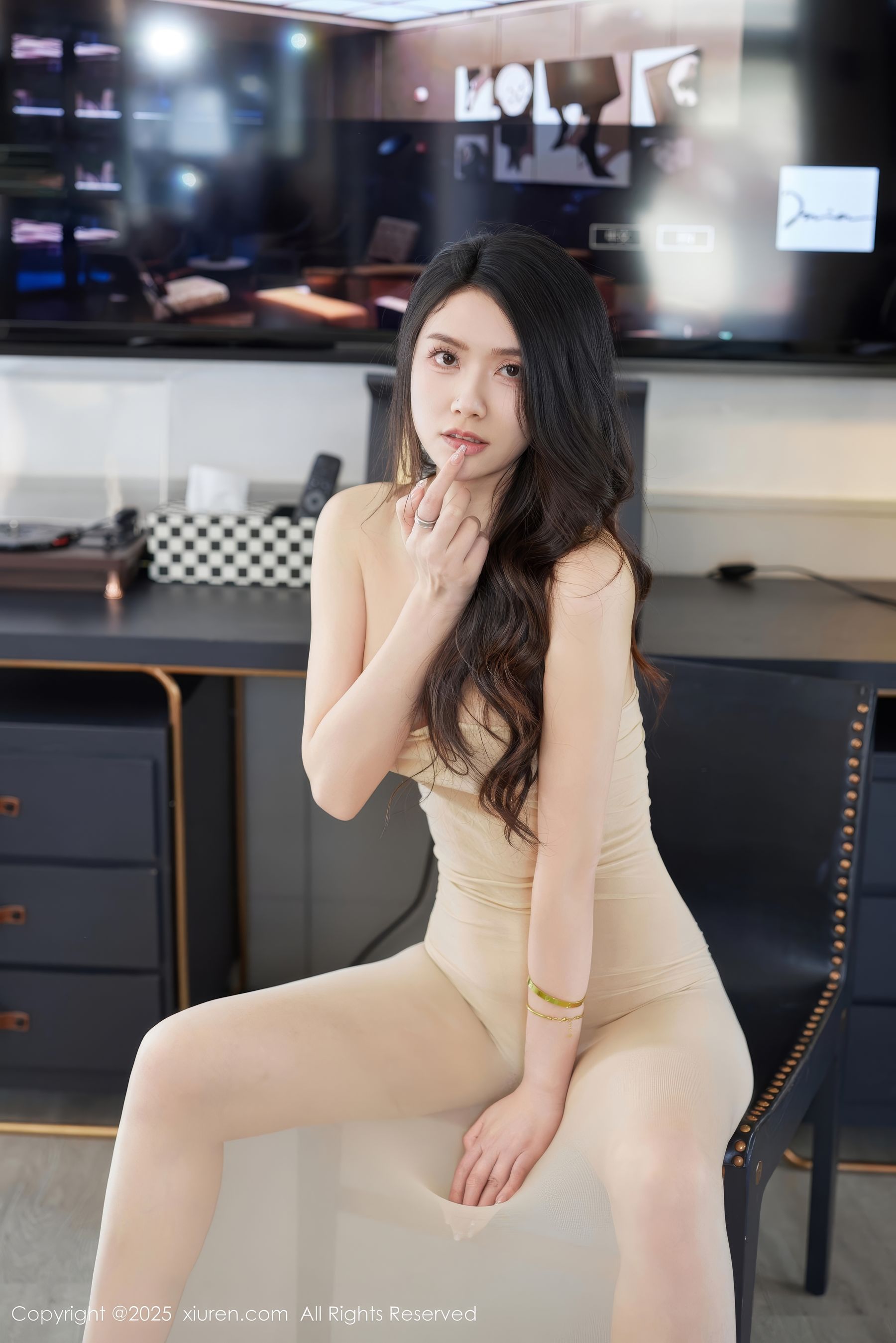 [秀人XiuRen] 2025.04.21 No.10175 方子萱/(63P)