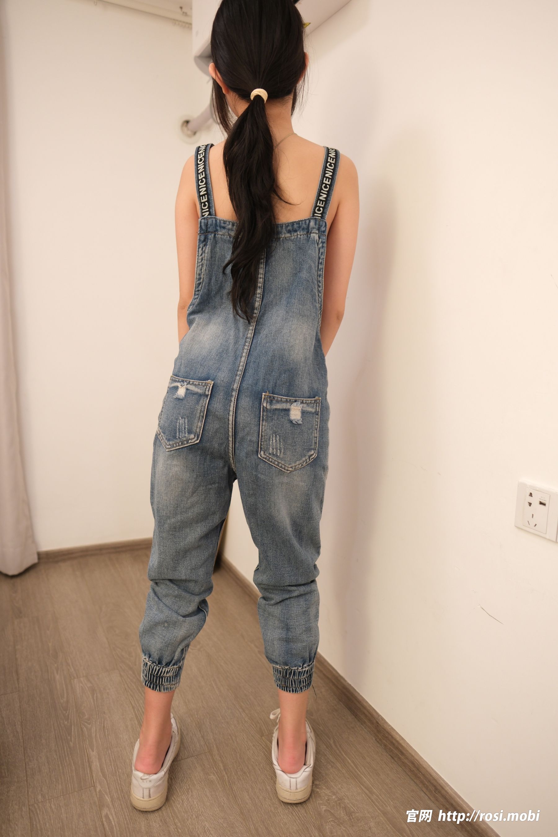 [ROSI写真] 2025.05.30 NO.4925/(80P)