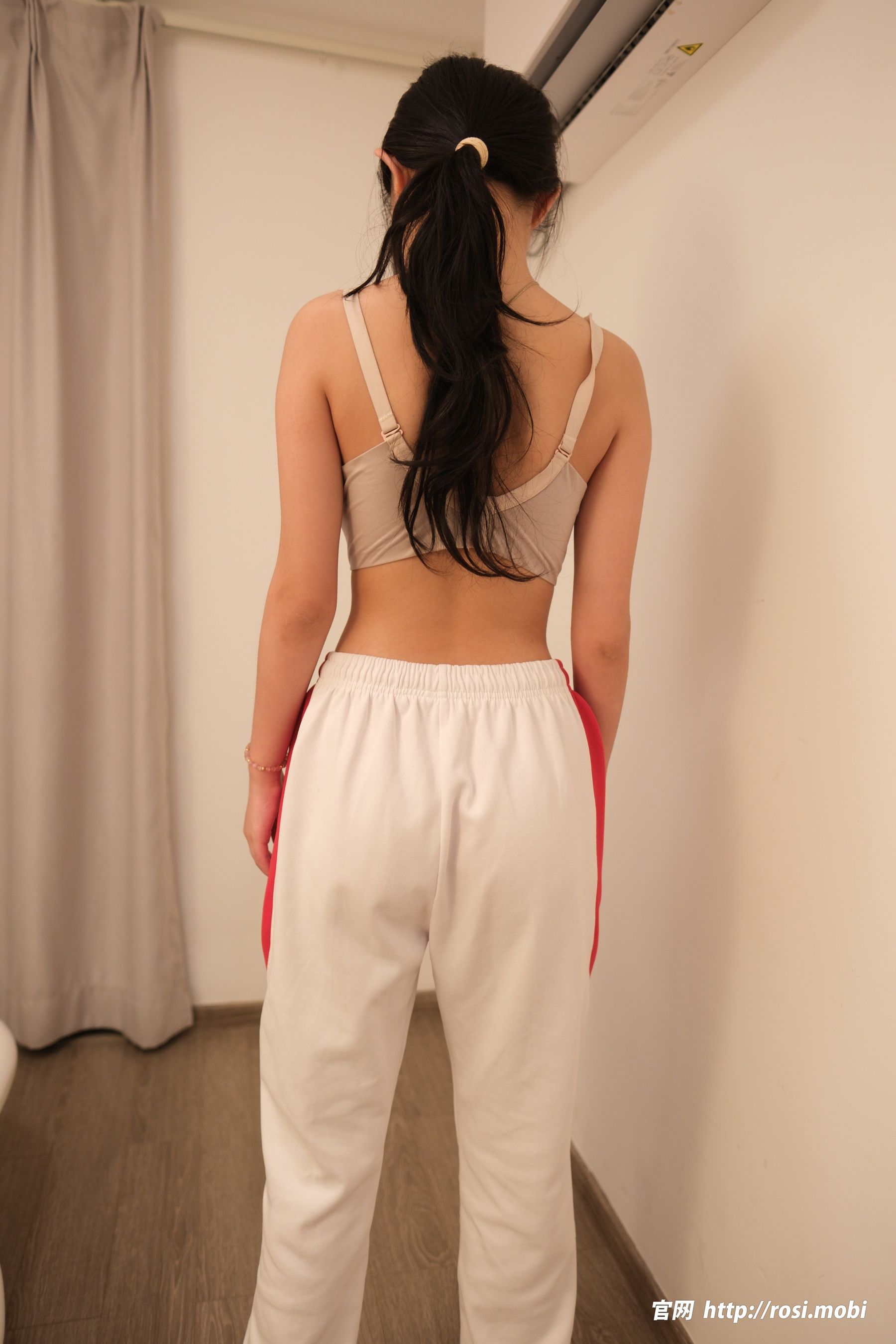 [ROSI写真] 2025.06.04 NO.4930/(81P)