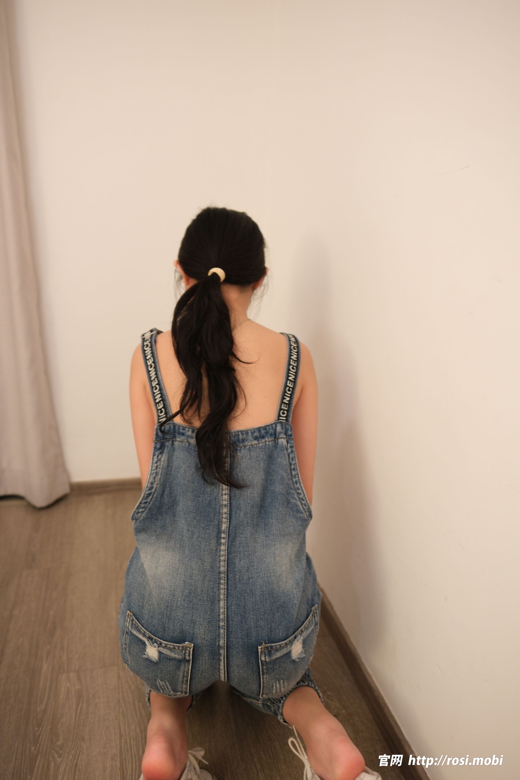 [ROSI写真] 2025.05.30 NO.4925/(80P)