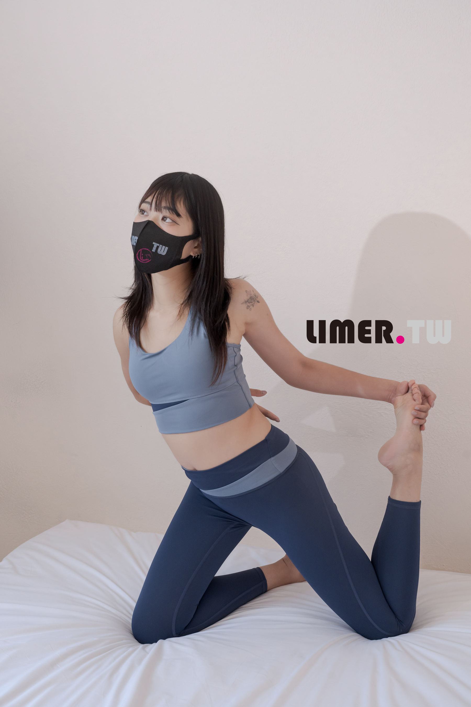 Limerence原创 No.101 LuLu 女大生香甜腳趾 瑜伽伸展/(239P)