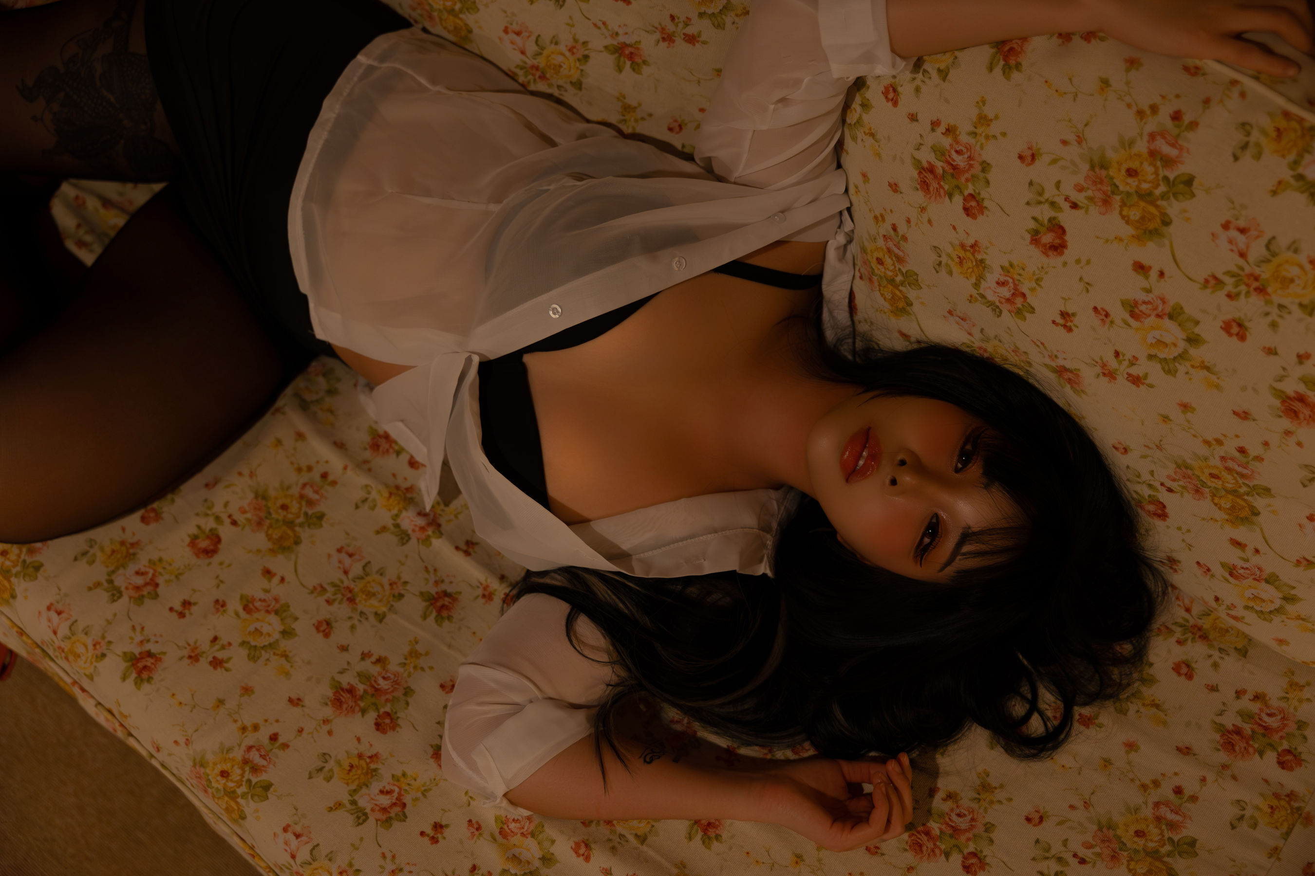 LEEYUIN - Girl next door/(101P)