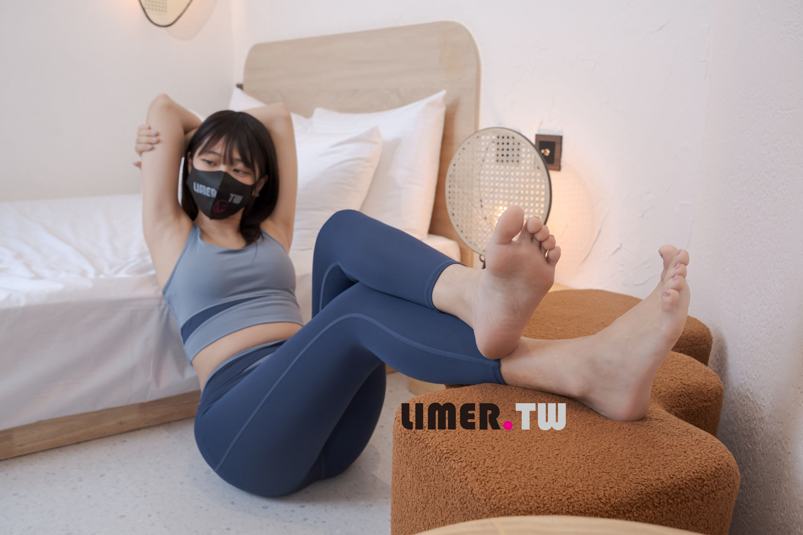 Limerence原创 No.101 LuLu 女大生香甜腳趾 瑜伽伸展/(239P)