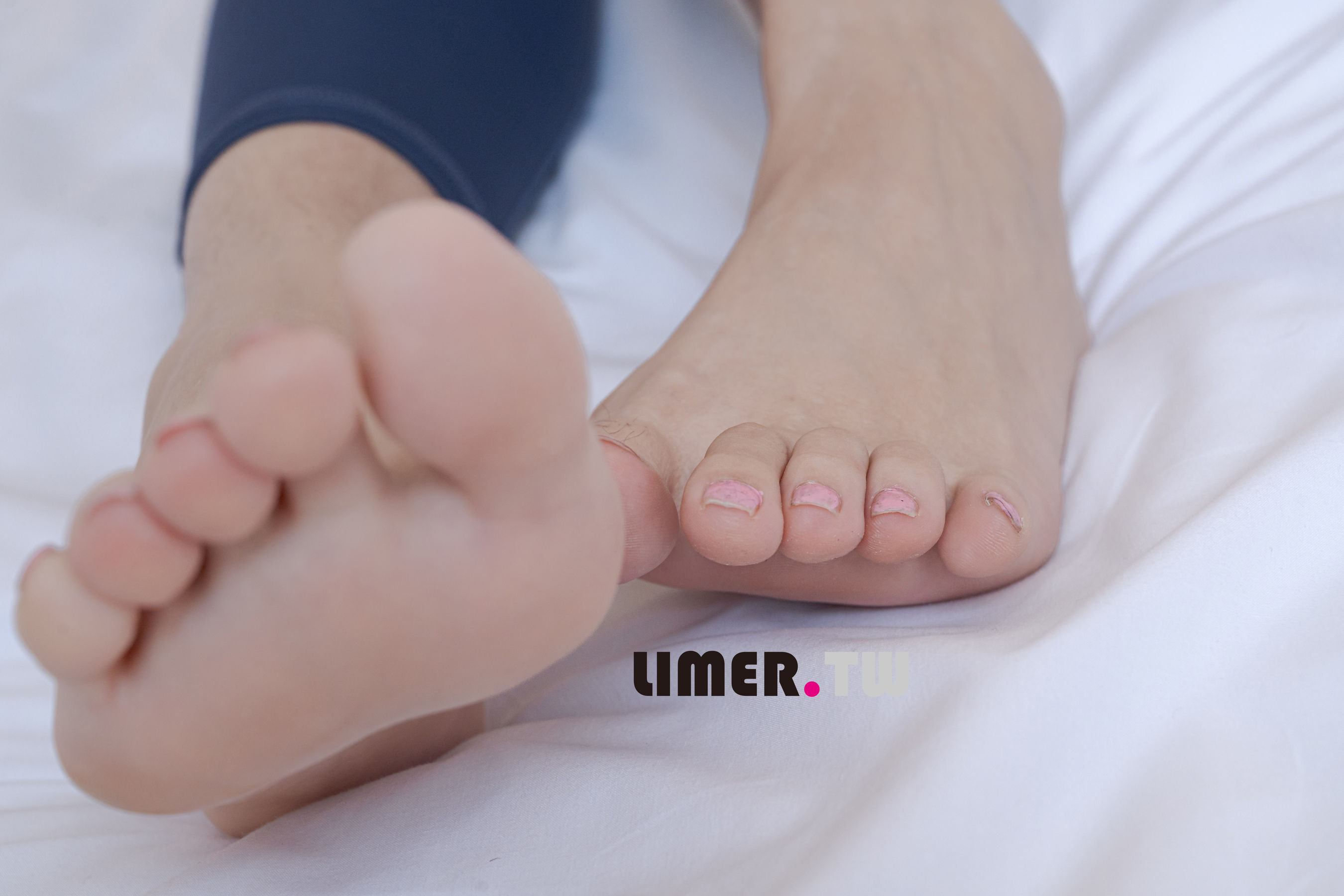 Limerence原创 No.101 LuLu 女大生香甜腳趾 瑜伽伸展/(239P)