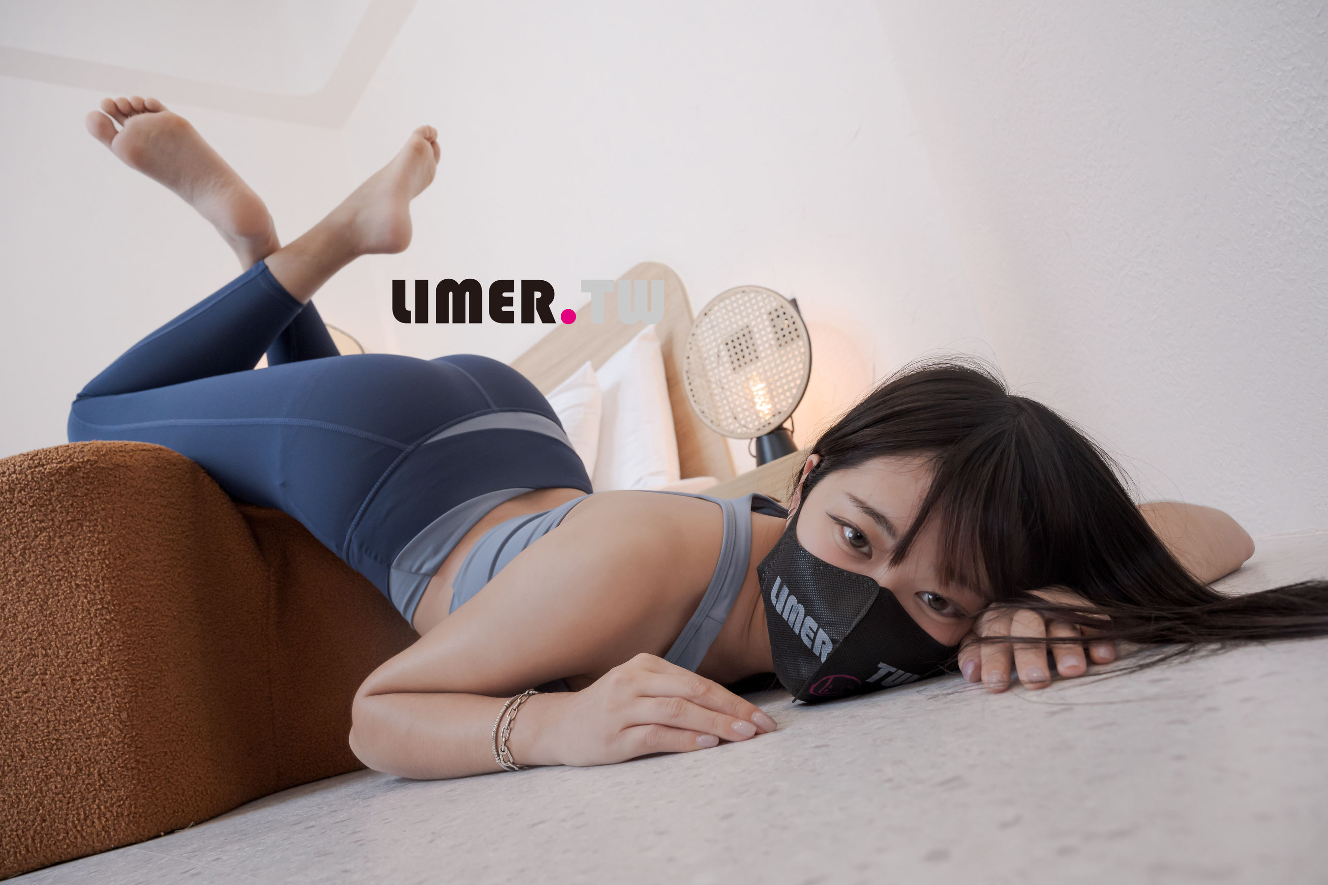 Limerence原创 No.101 LuLu 女大生香甜腳趾 瑜伽伸展/(239P)