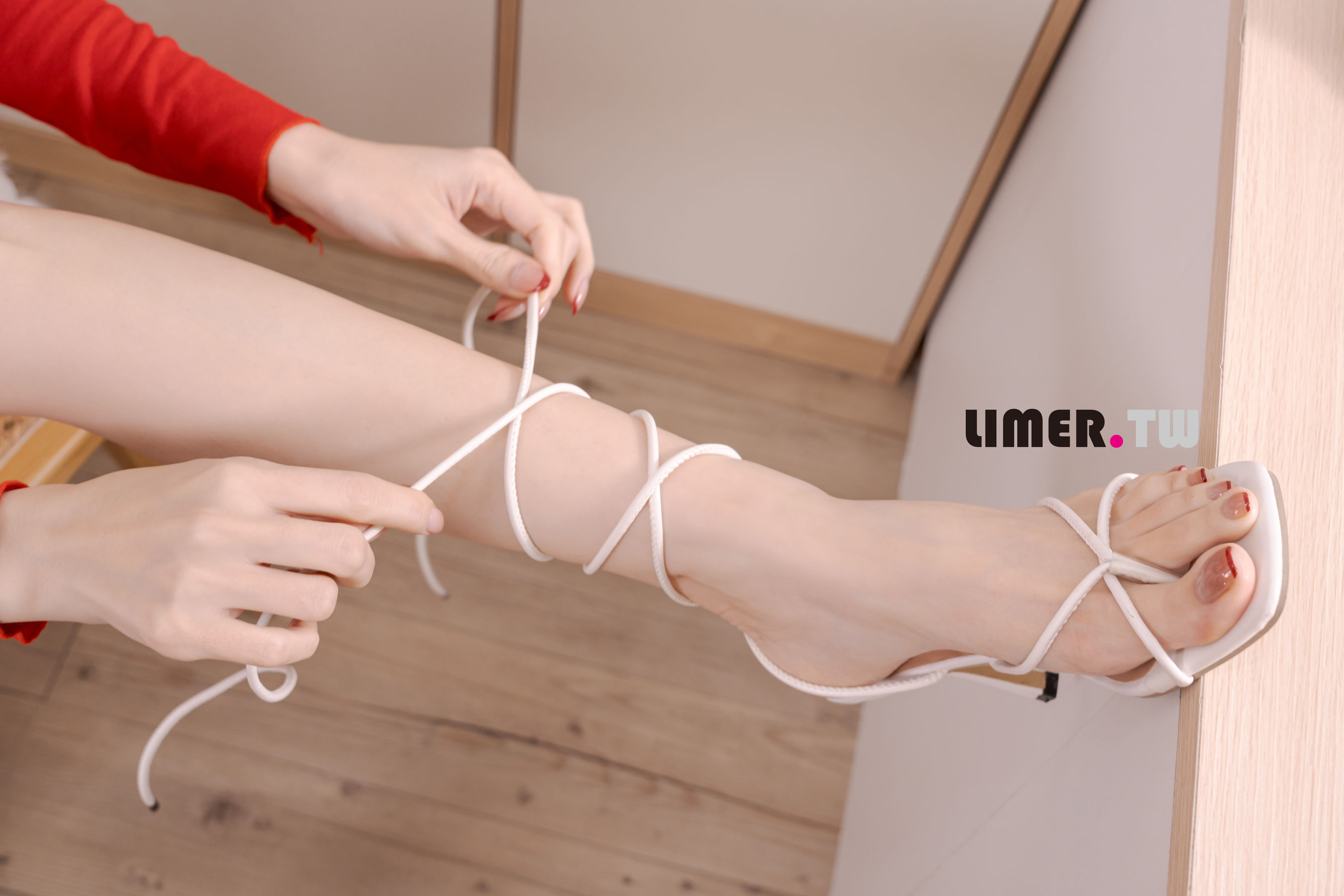 Limerence原创 No.100 语葳 Jaly 美脚直接对你贴脸挑逗/(90P)