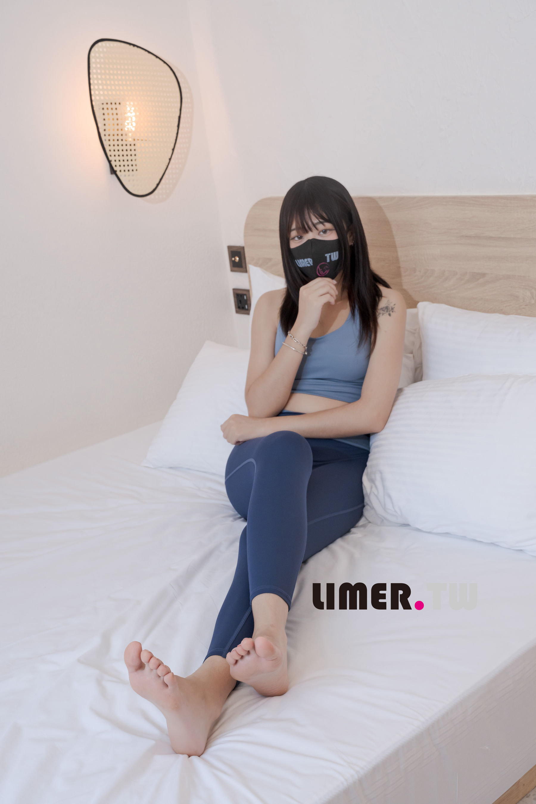 Limerence原创 No.101 LuLu 女大生香甜腳趾 瑜伽伸展/(239P)