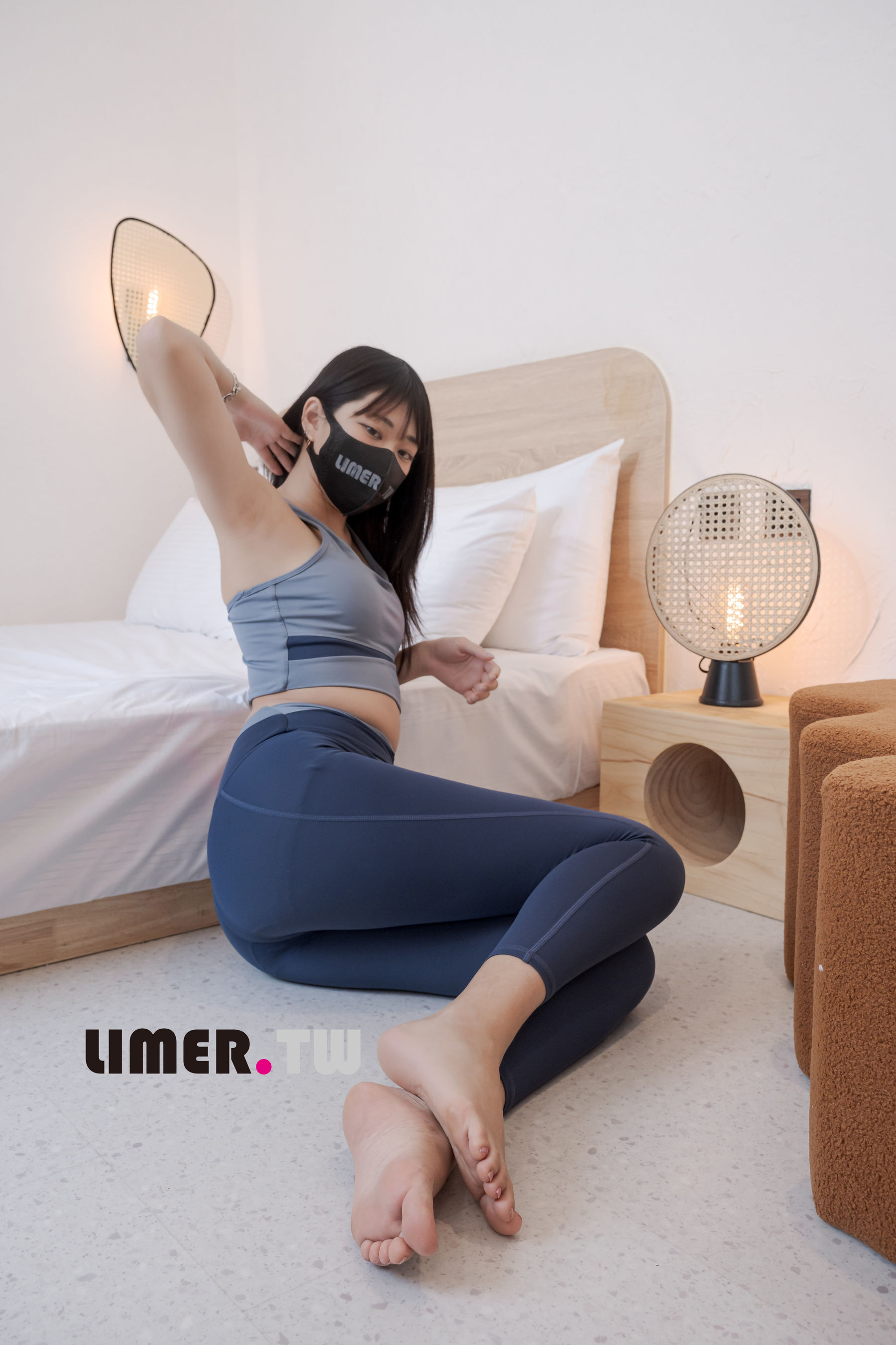 Limerence原创 No.101 LuLu 女大生香甜腳趾 瑜伽伸展/(239P)