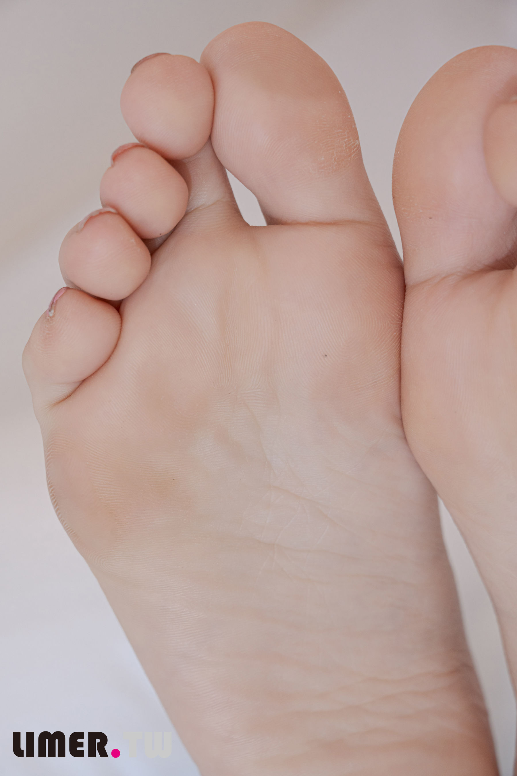 Limerence原创 No.101 LuLu 女大生香甜腳趾 瑜伽伸展/(239P)